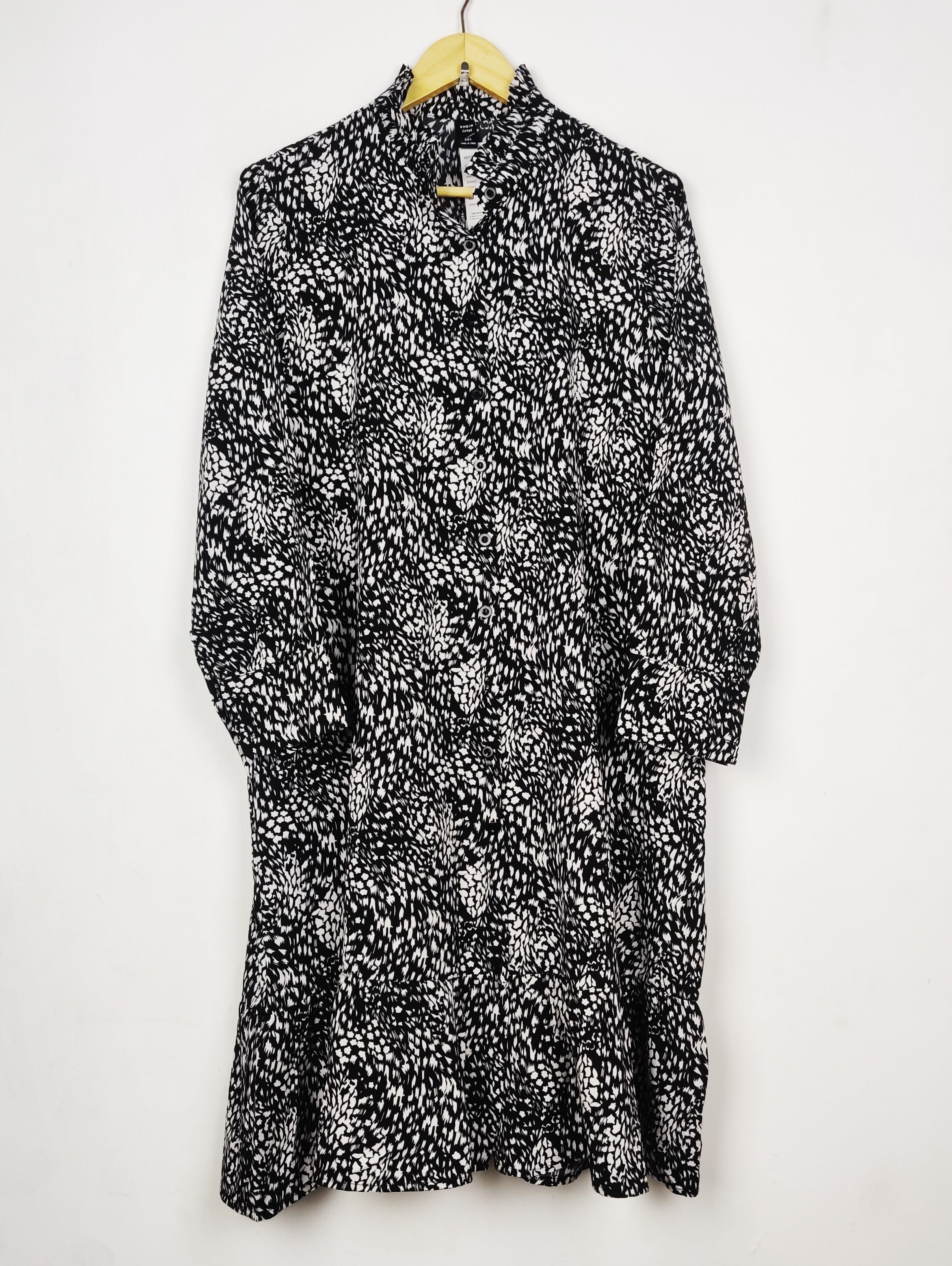 Buy online pre-used pre-loved 100% authentic & Original branded Shein (MF-5292) available in Pakistan. Top international brands avilable.