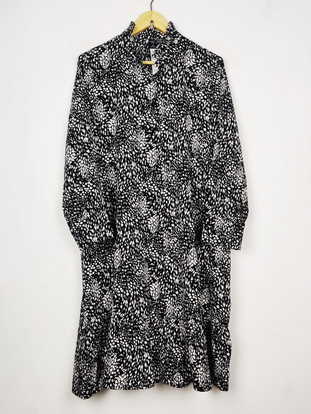 Buy online pre-used pre-loved 100% authentic & Original branded Shein (MF-5292) available in Pakistan. Top international brands avilable.