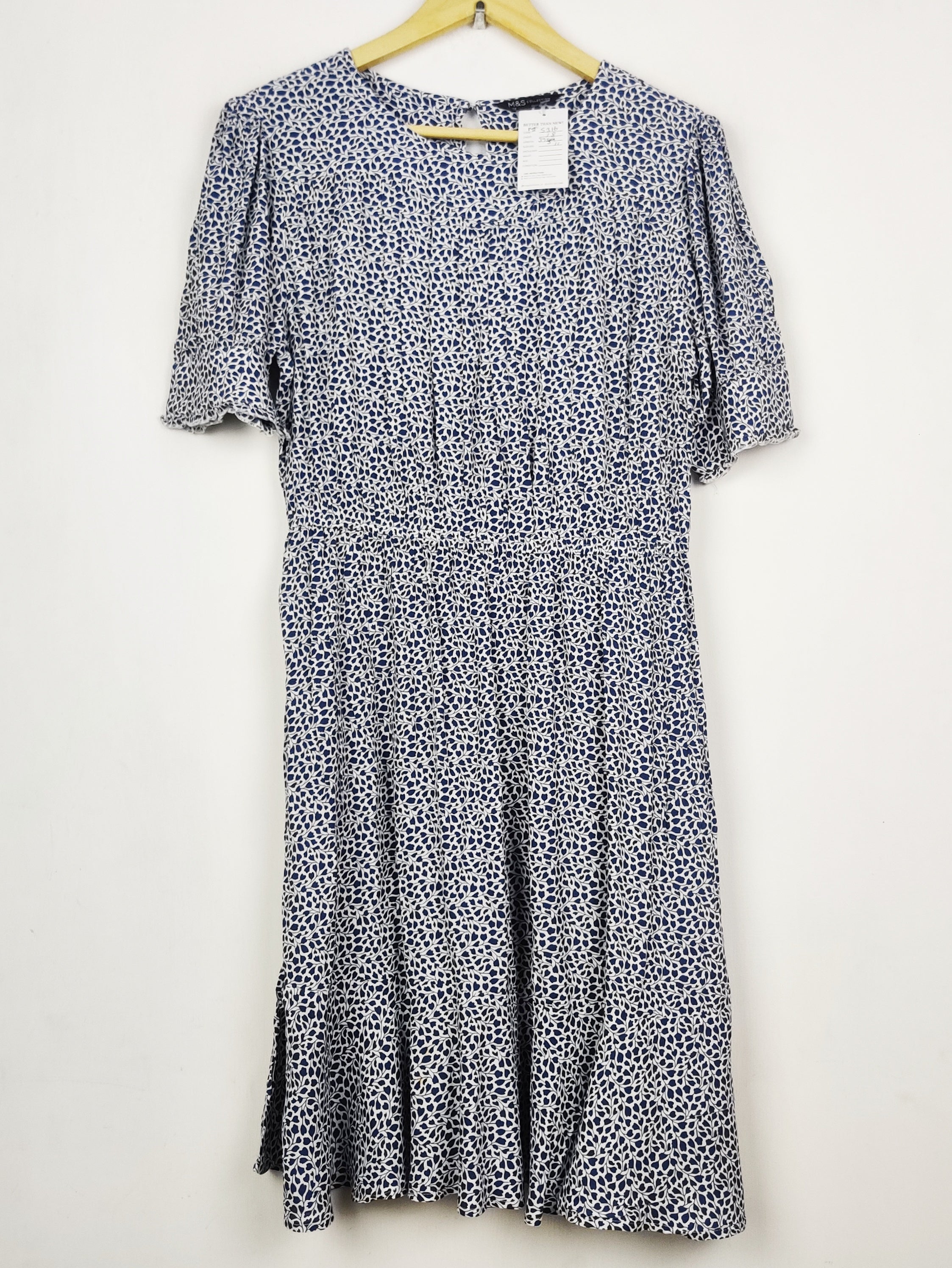 Buy online pre-used pre-loved 100% authentic & Original branded Marks & Spencer (MF-5316) available in Pakistan. Top international brands avilable.