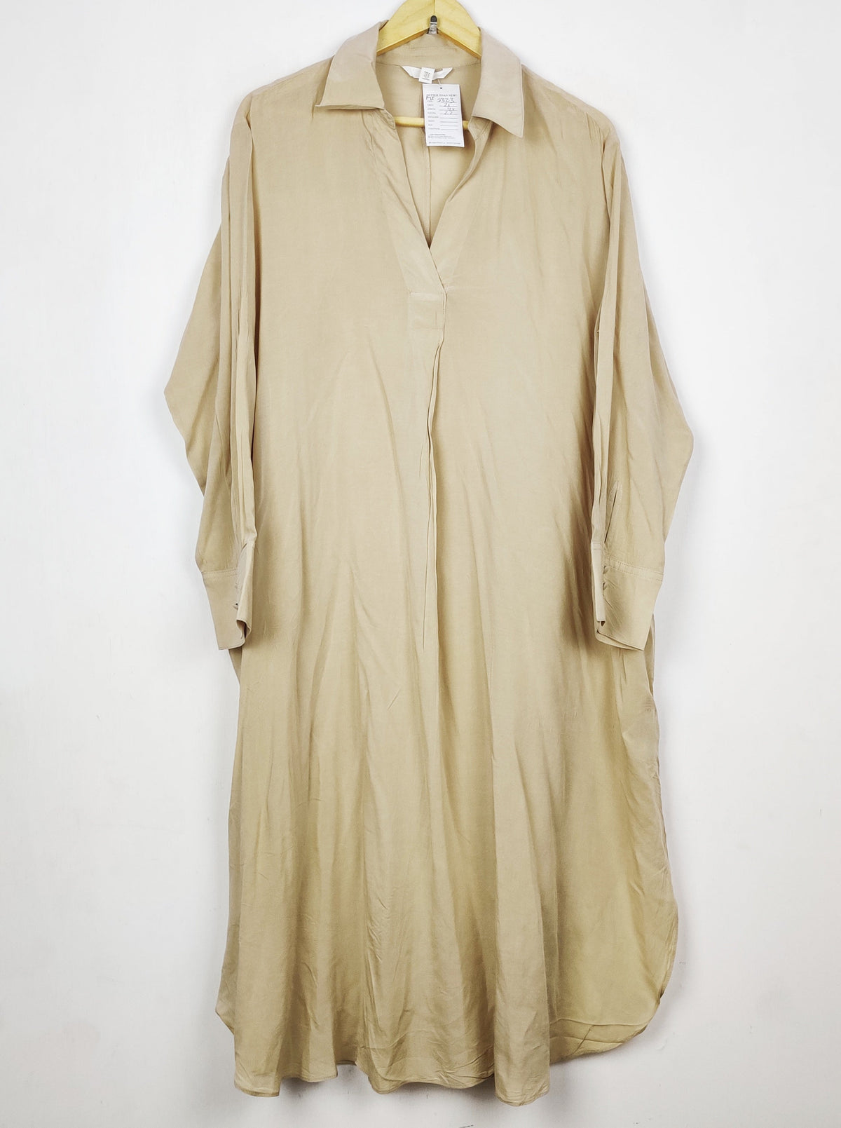 Buy online pre-used pre-loved 100% authentic & Original branded H&M (MF-5323) available in Pakistan. Top international brands avilable.