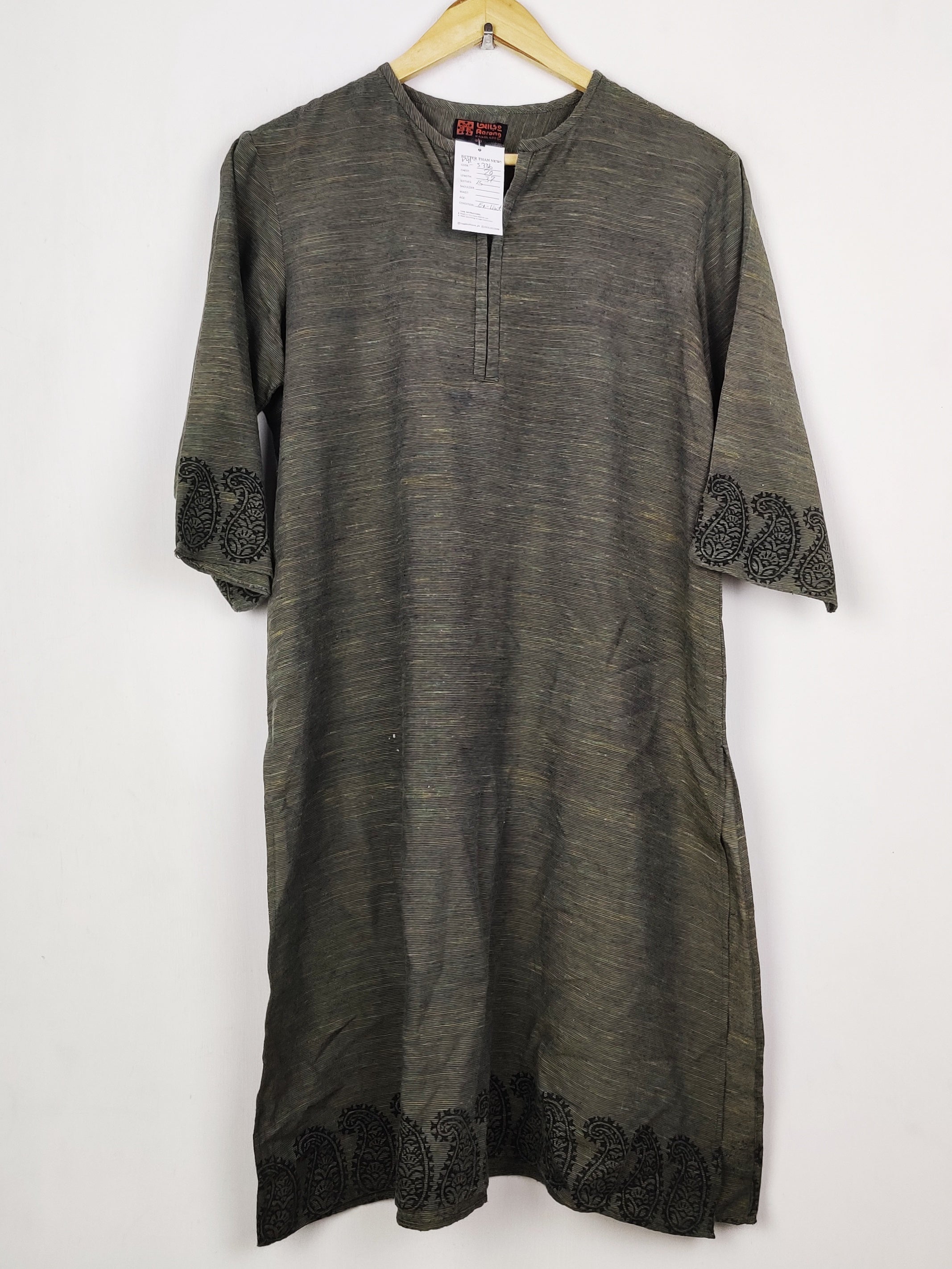 Buy online pre-used pre-loved 100% authentic & Original branded Aarong (MF-5336) available in Pakistan. Top international brands avilable.