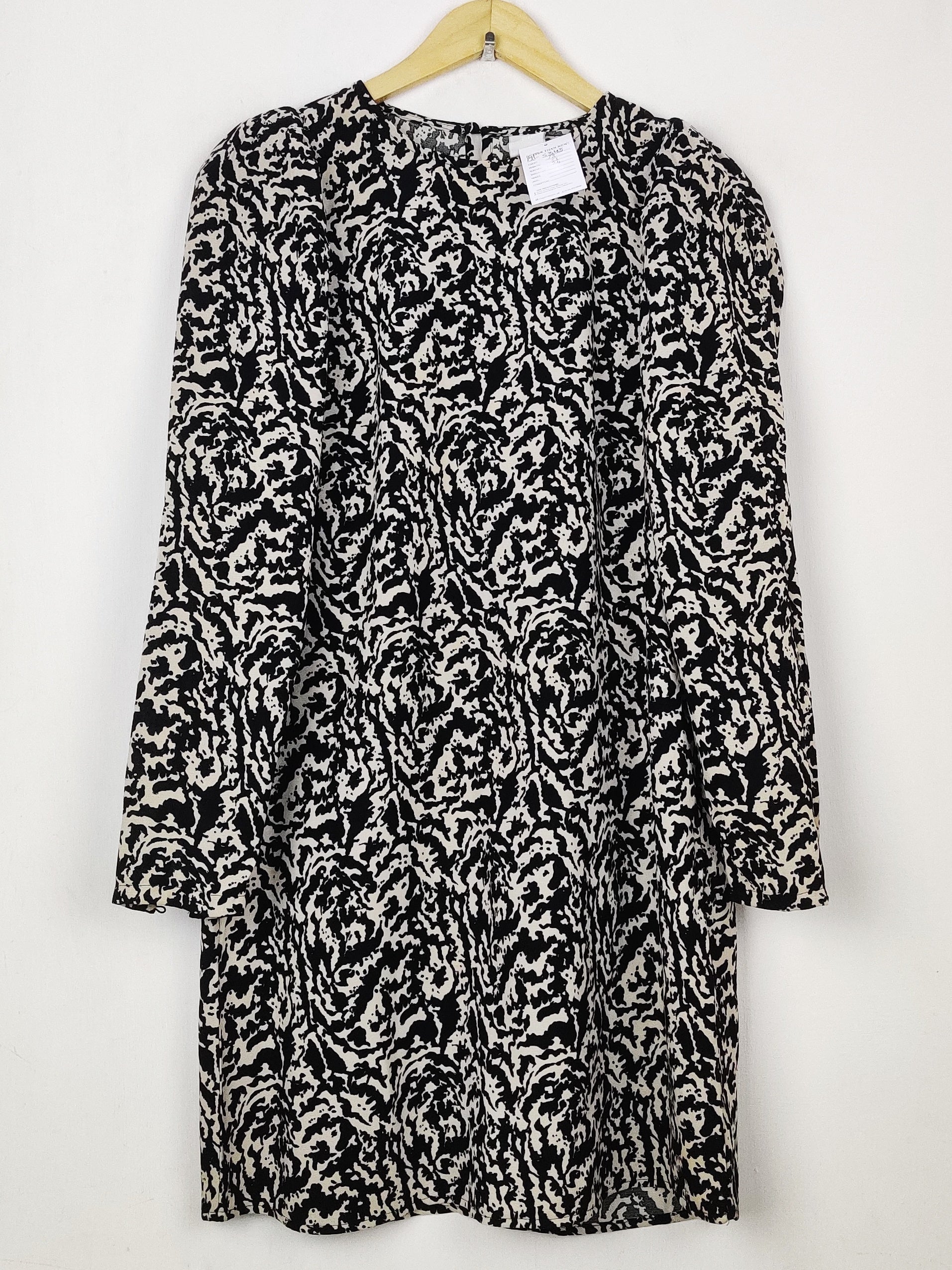 Buy online pre-used pre-loved 100% authentic & Original branded H&M (MF-5343) available in Pakistan. Top international brands avilable.