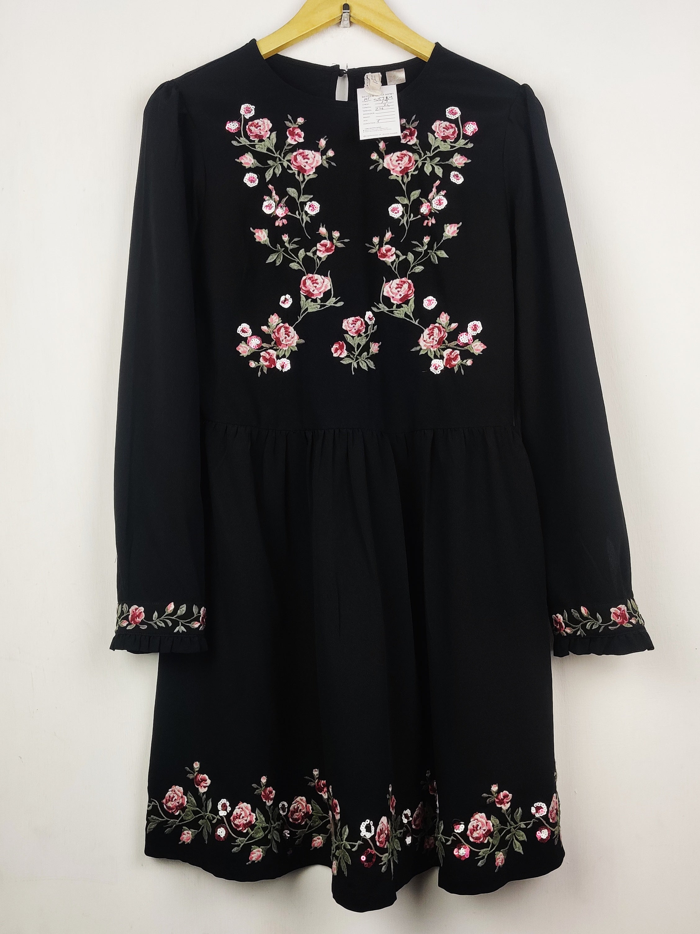 Buy online pre-used pre-loved 100% authentic & Original branded H&M (MF-5374) available in Pakistan. Top international brands avilable.