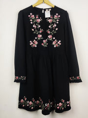 Buy online pre-used pre-loved 100% authentic & Original branded H&M (MF-5374) available in Pakistan. Top international brands avilable.