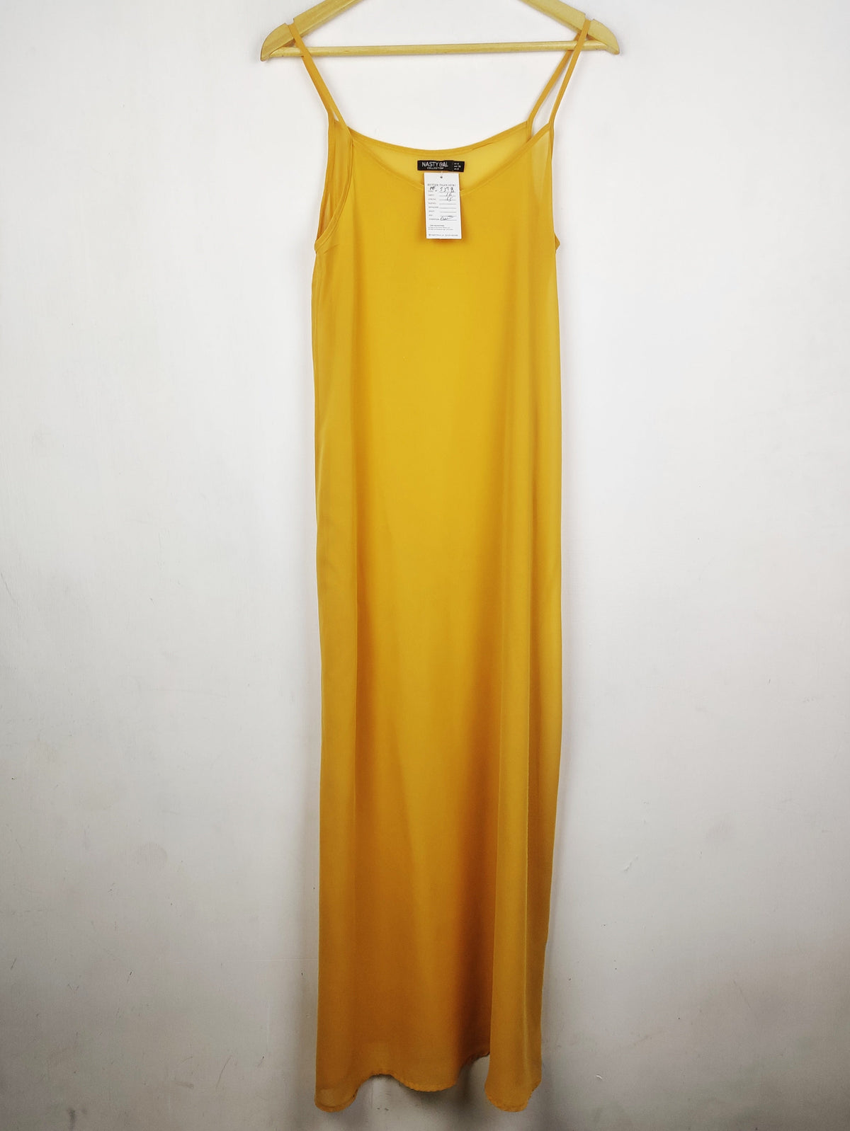 Buy online pre-used pre-loved 100% authentic & Original branded Nasty Gal (MF-5378) available in Pakistan. Top international brands avilable.