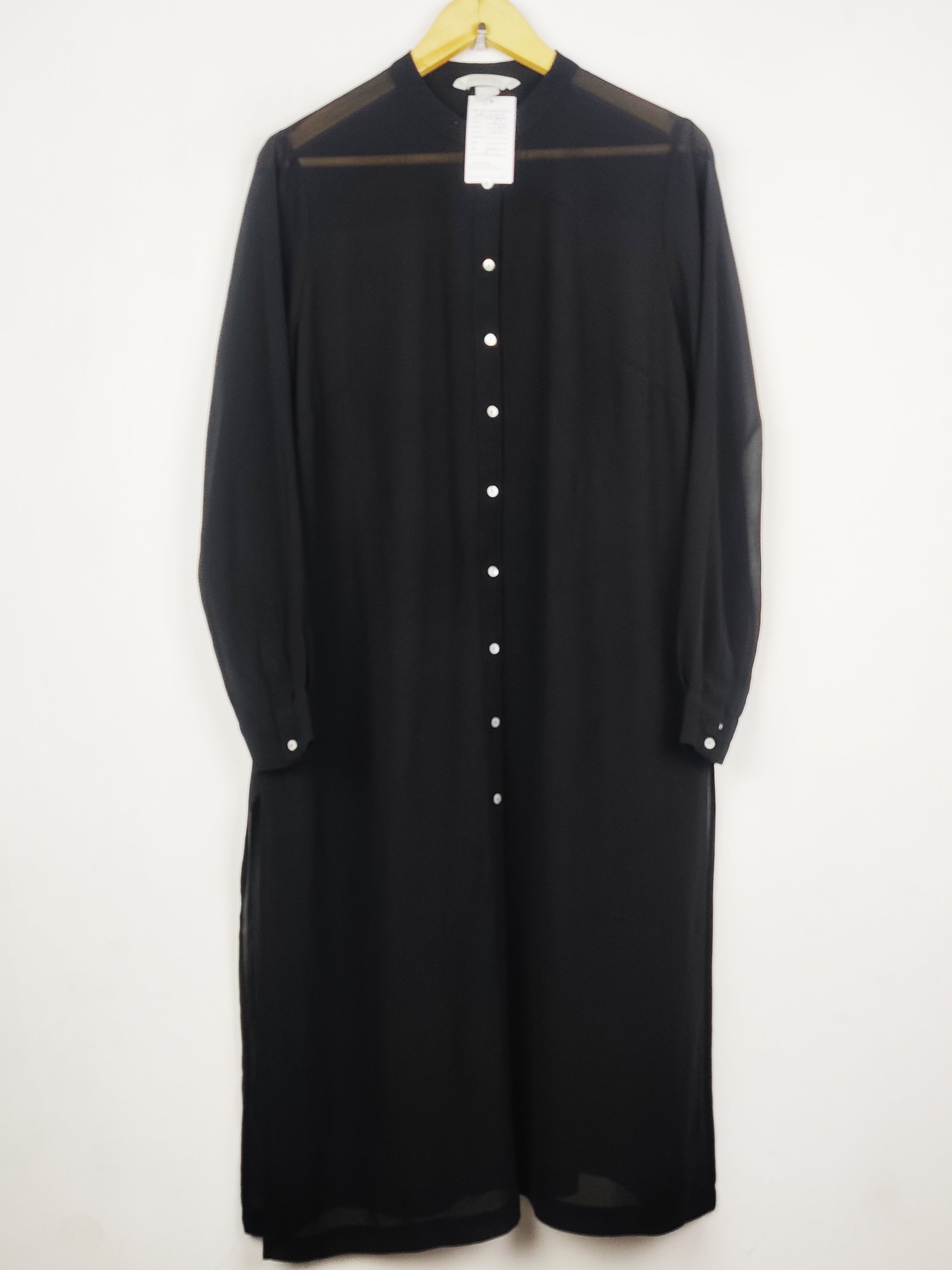 Buy online pre-used pre-loved 100% authentic & Original branded H&M (MF-5385) available in Pakistan. Top international brands avilable.