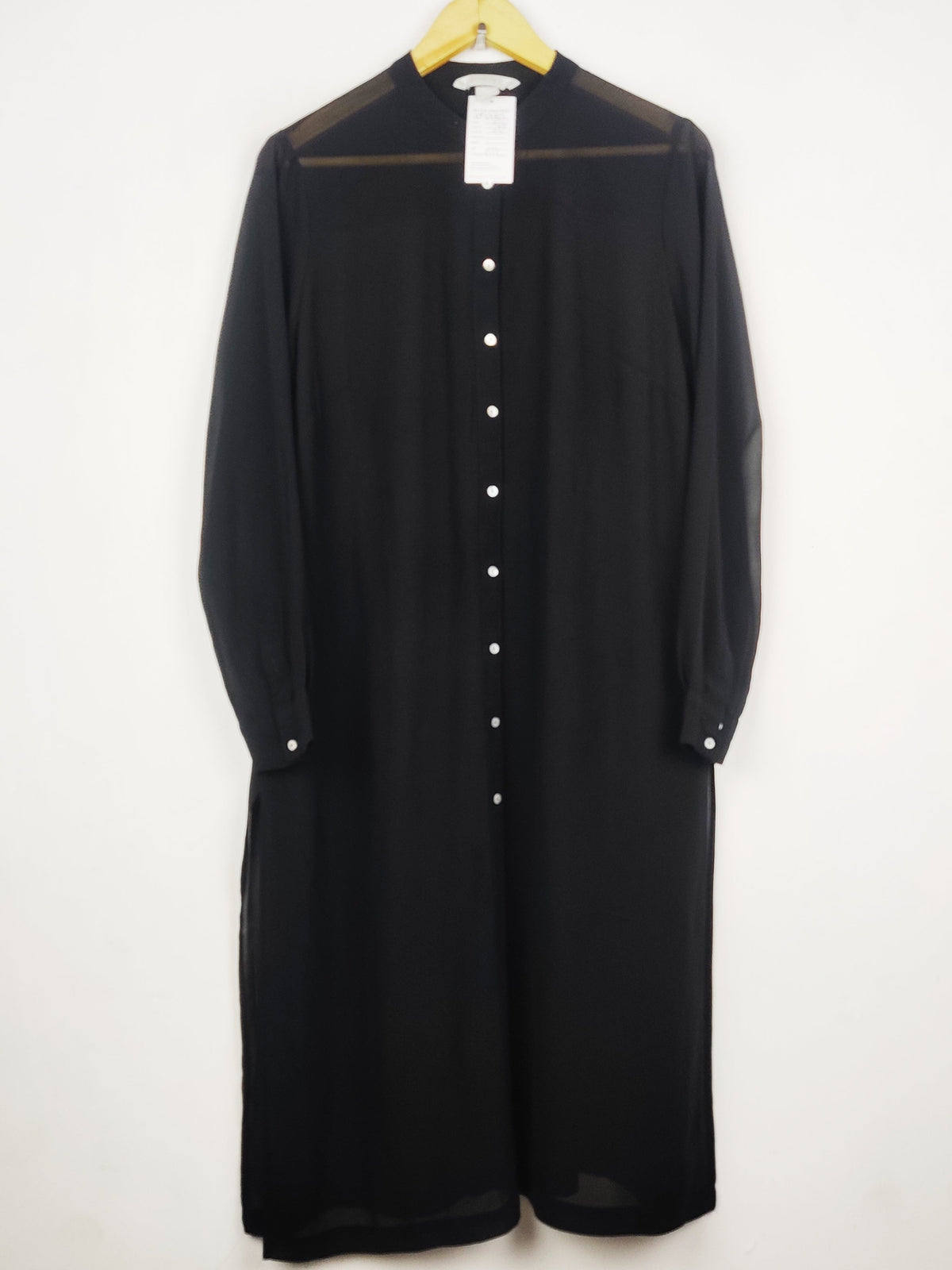 Buy online pre-used pre-loved 100% authentic & Original branded H&M (MF-5385) available in Pakistan. Top international brands avilable.