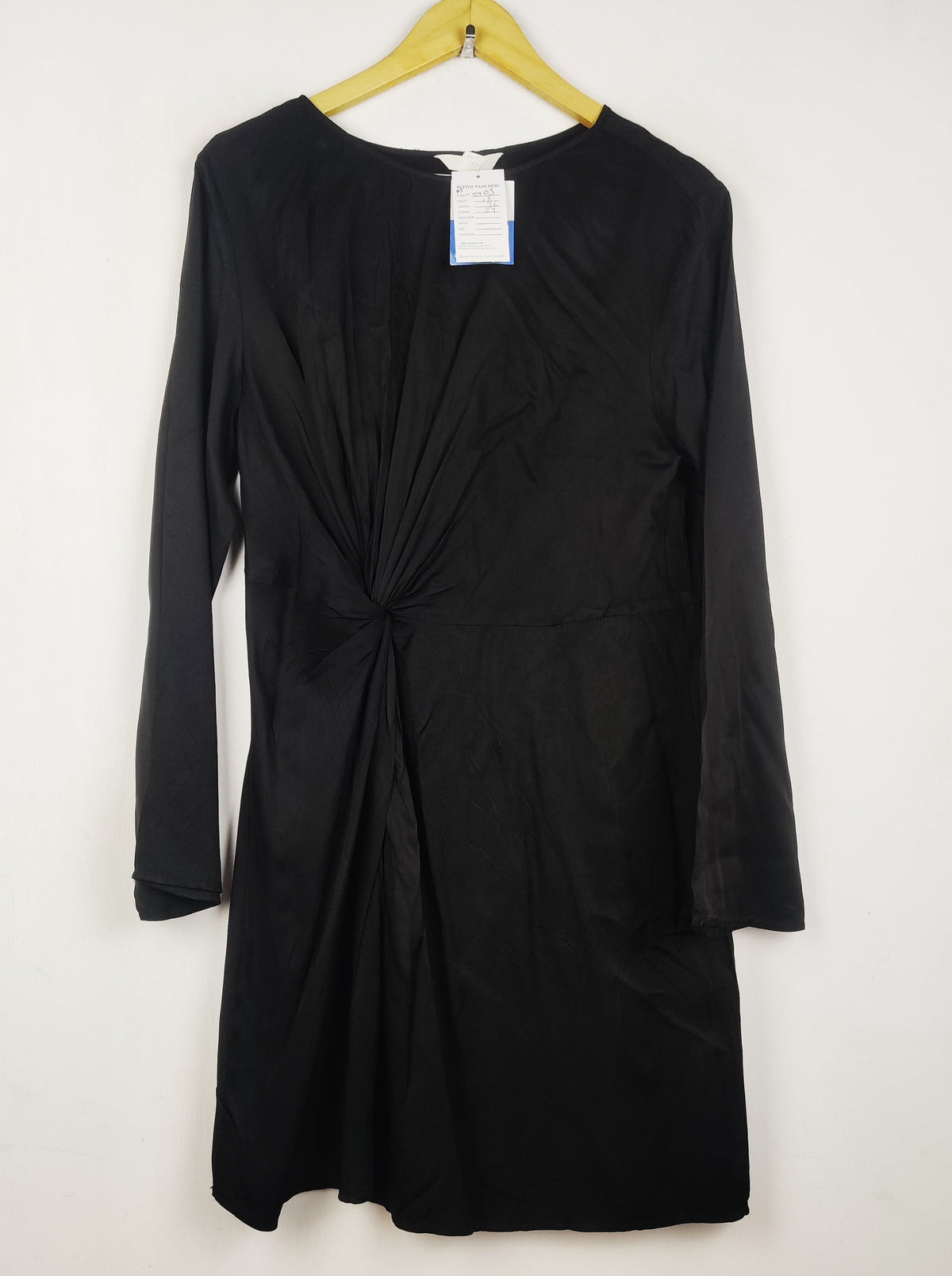 Buy online pre-used pre-loved 100% authentic & Original branded H&M (MF-5403) available in Pakistan. Top international brands avilable.