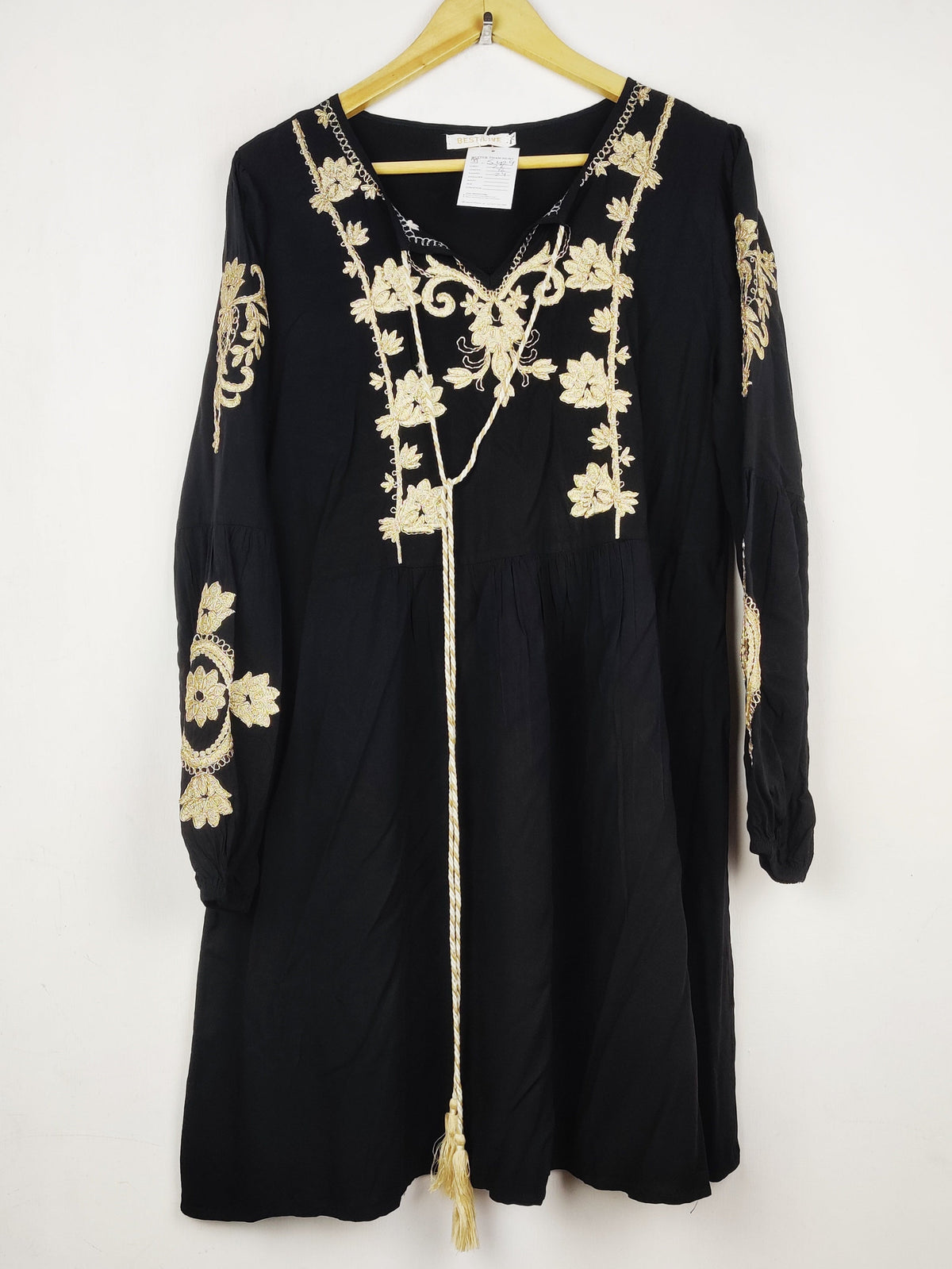 Buy online pre-used pre-loved 100% authentic & Original branded Best Lives (MF-5429) available in Pakistan. Top international brands avilable.