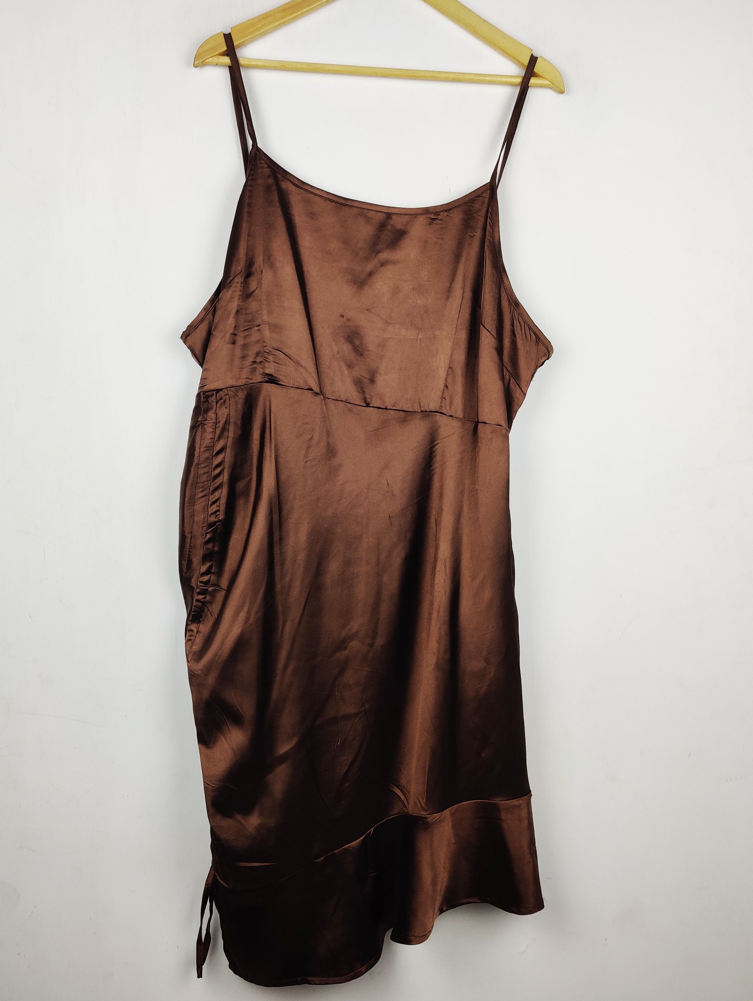 Buy online pre-used pre-loved 100% authentic & Original branded Shein (MF-5447) available in Pakistan. Top international brands avilable.