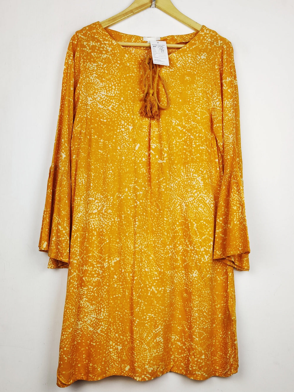 Buy online pre-used pre-loved 100% authentic & Original branded H&M (MF-5472) available in Pakistan. Top international brands avilable.