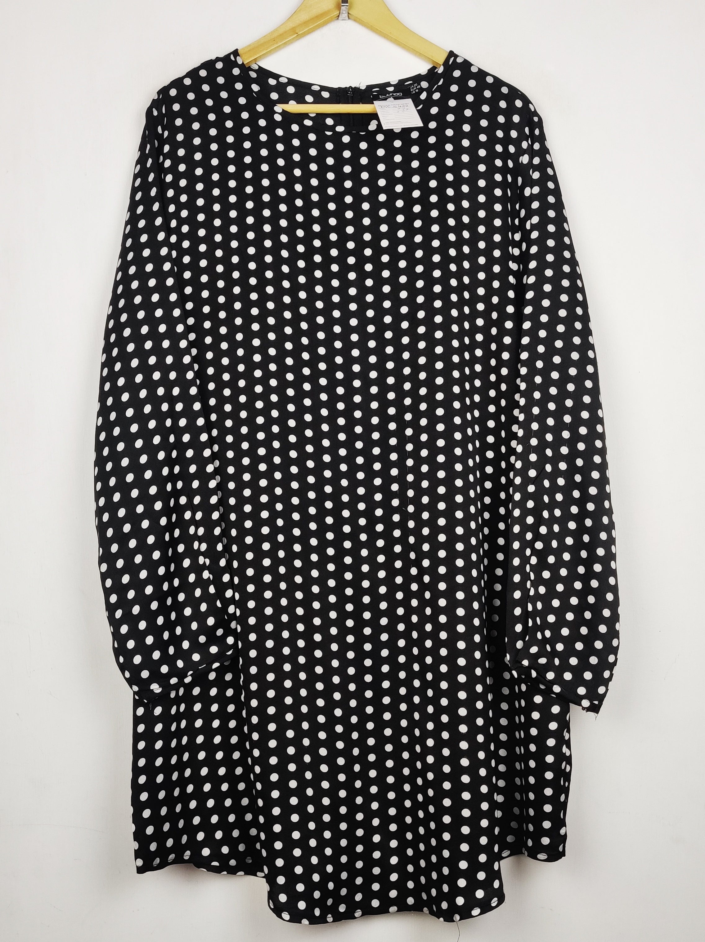 Buy online pre-used pre-loved 100% authentic & Original branded Boohoo (MF-5493) available in Pakistan. Top international brands avilable.