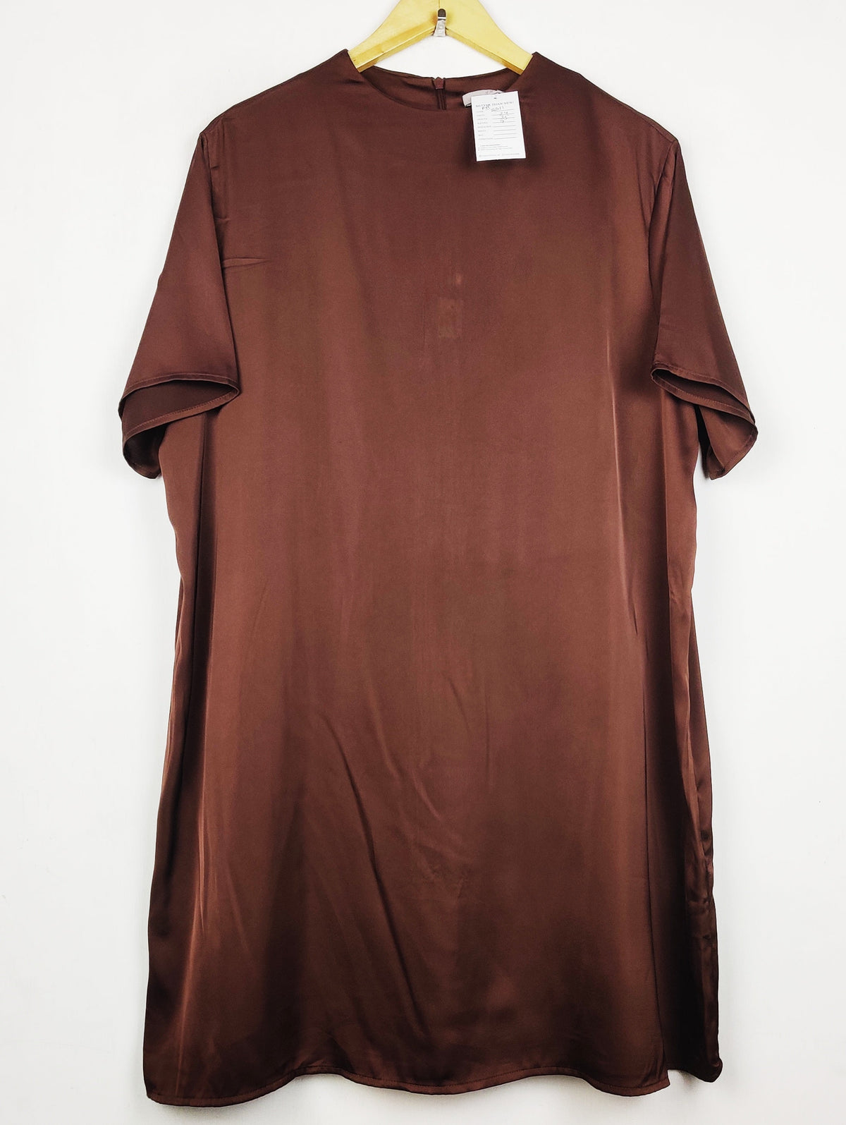 Buy online pre-used pre-loved 100% authentic & Original branded H&M (MF-5511) available in Pakistan. Top international brands avilable.