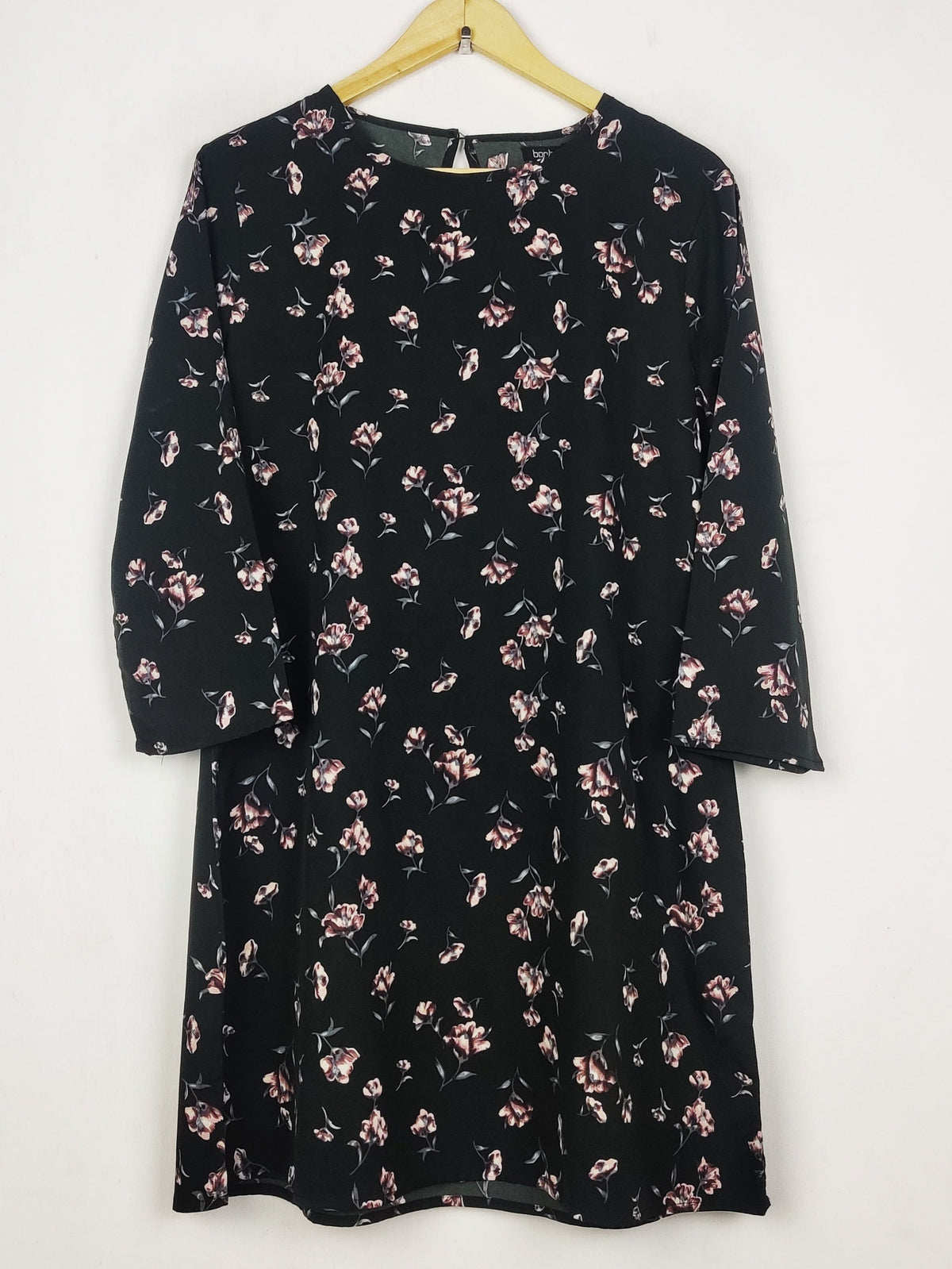 Buy online pre-used pre-loved 100% authentic & Original branded Boohoo (MF-5590) available in Pakistan. Top international brands avilable.