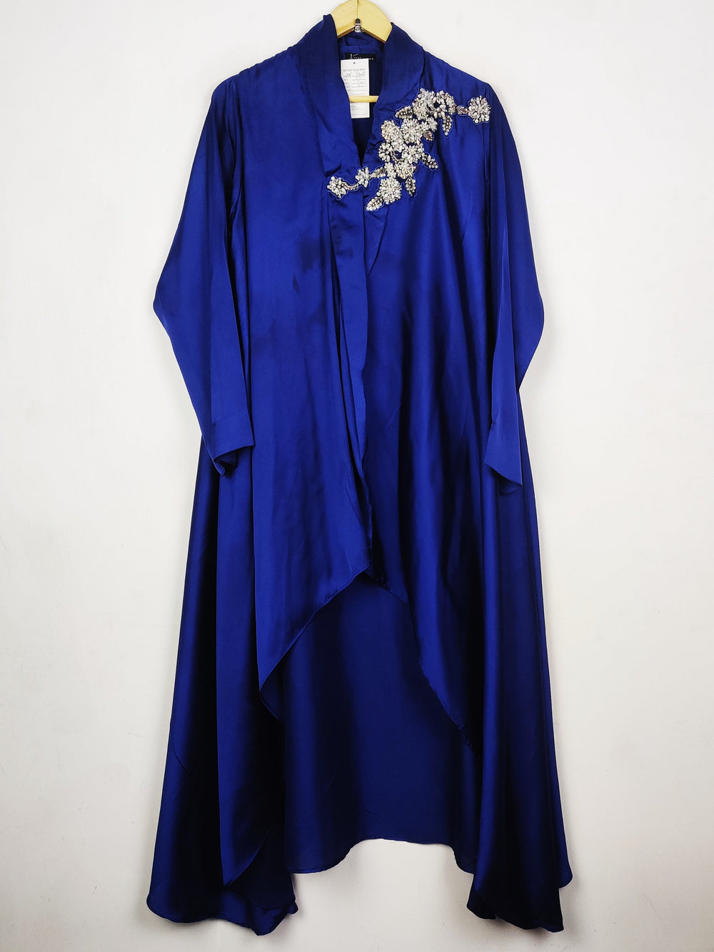 Buy online pre-used pre-loved 100% authentic & Original branded J.Pret (MF-5607) available in Pakistan. Top international brands avilable.