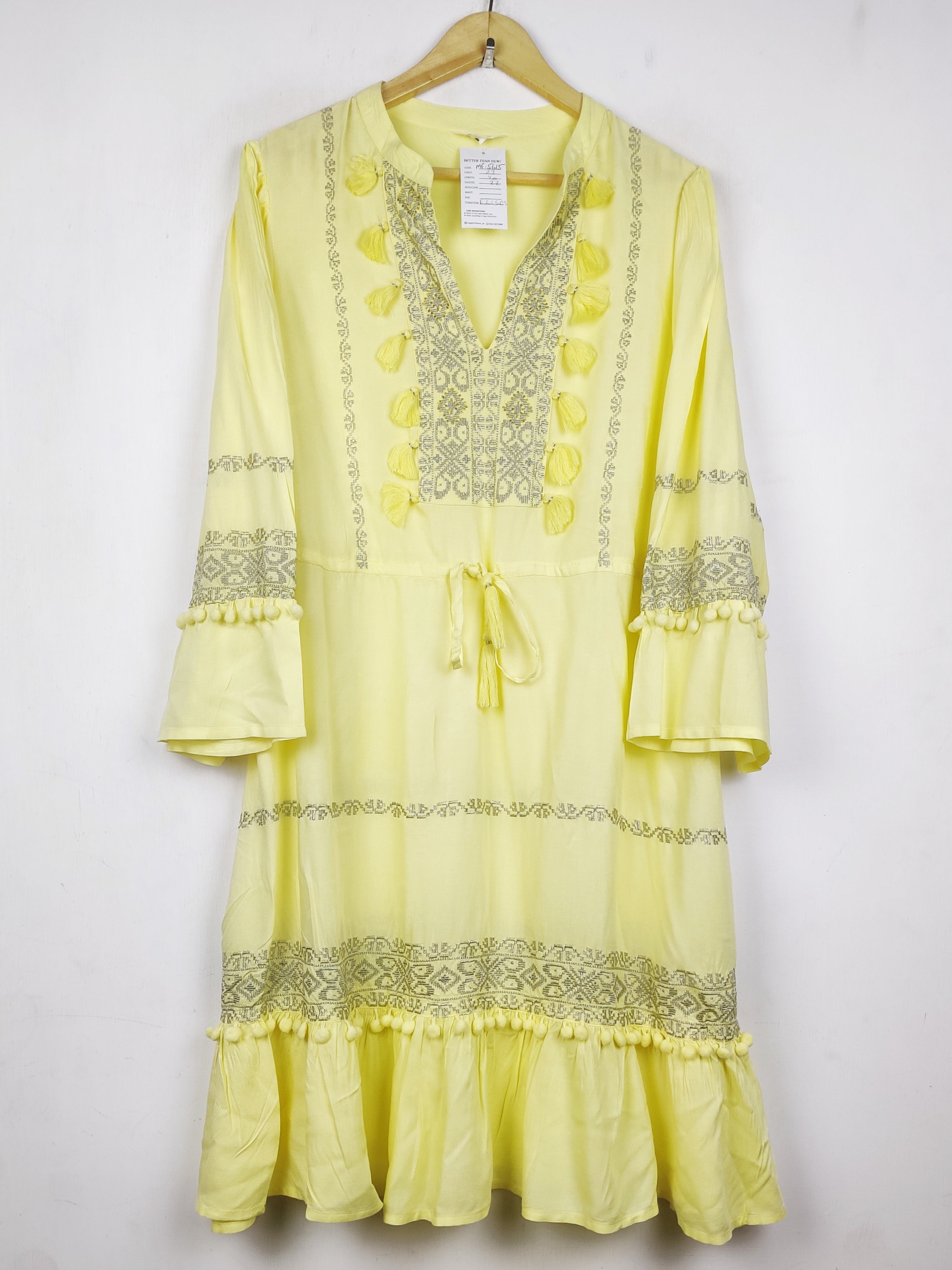 Buy online pre-used pre-loved 100% authentic & Original branded Monsoon (MF-5615) available in Pakistan. Top international brands avilable.