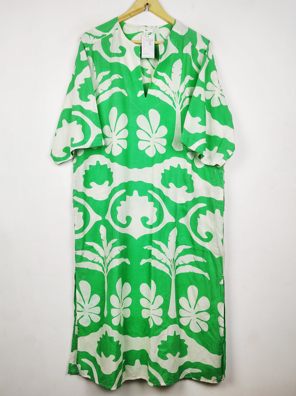Buy online pre-used pre-loved 100% authentic & Original branded H&M (MF-5619) available in Pakistan. Top international brands avilable.