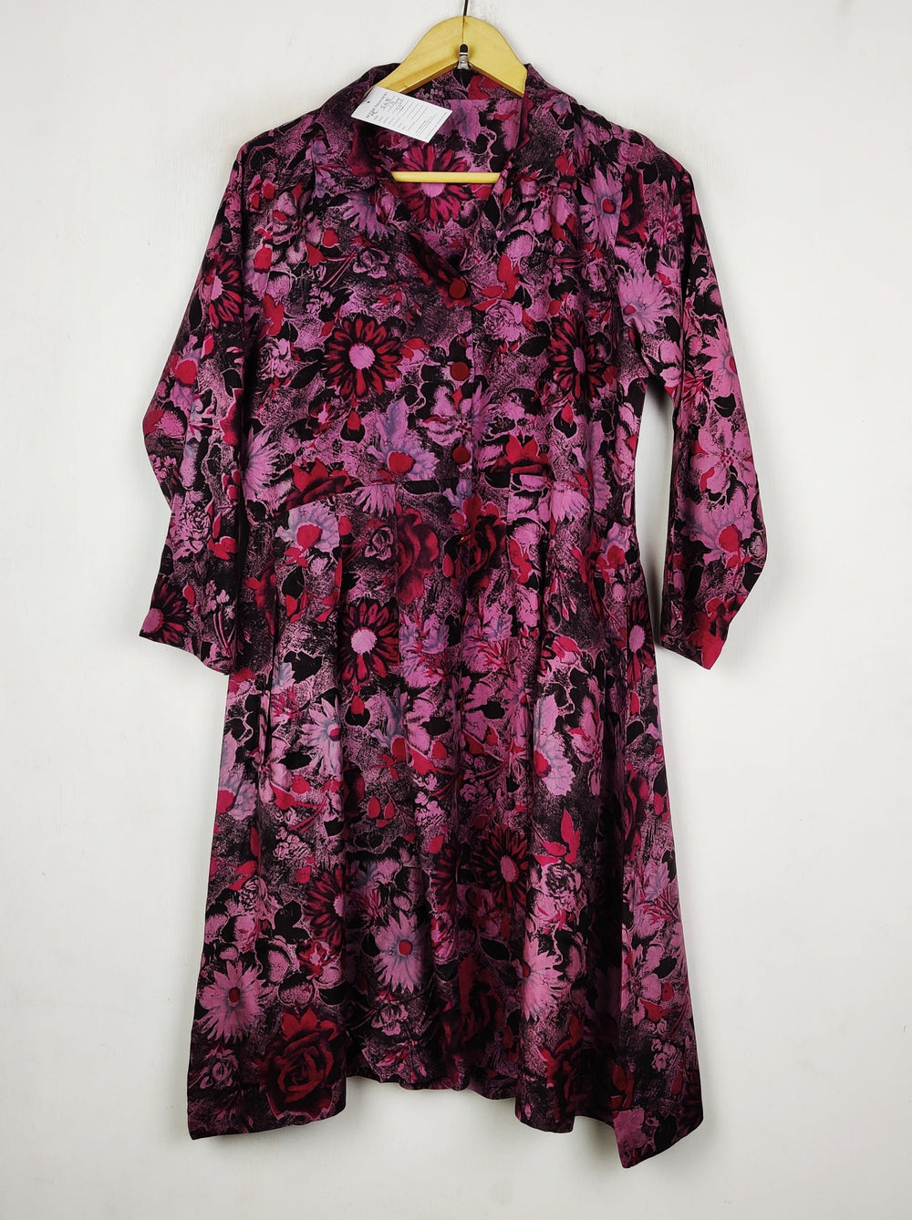 Buy online pre-used pre-loved 100% authentic & Original branded Unknown Brand (MF-5631) available in Pakistan. Top international brands avilable.
