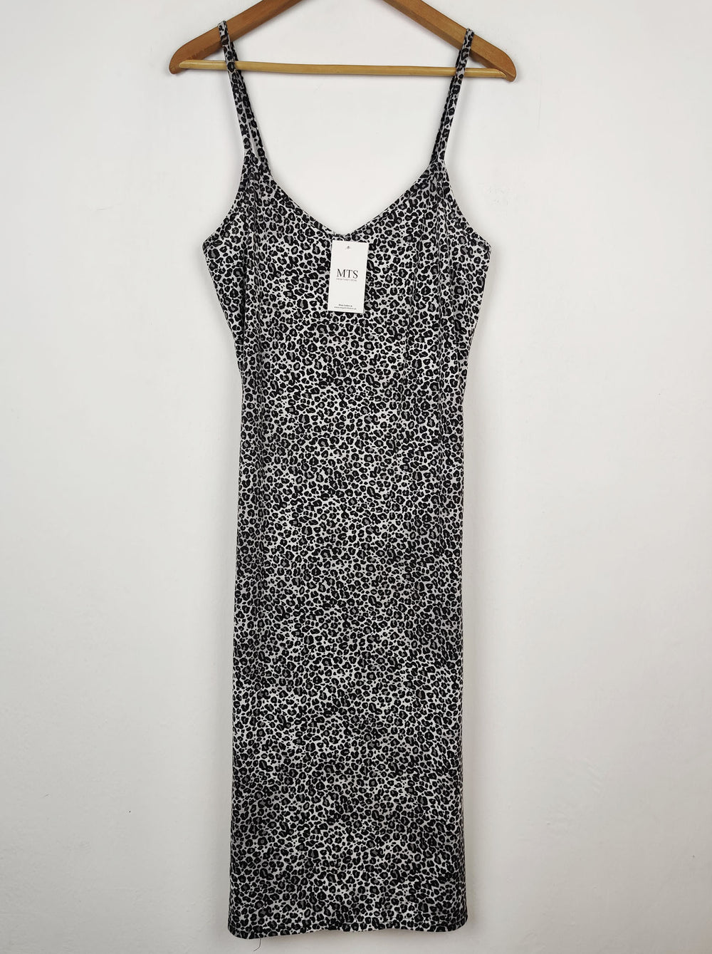 Buy online pre-used pre-loved 100% authentic & Original branded Prettylittlething (MF-565) available in Pakistan. Top international brands avilable.