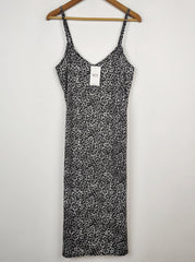 Buy online pre-used pre-loved 100% authentic & Original branded Prettylittlething (MF-565) available in Pakistan. Top international brands avilable.