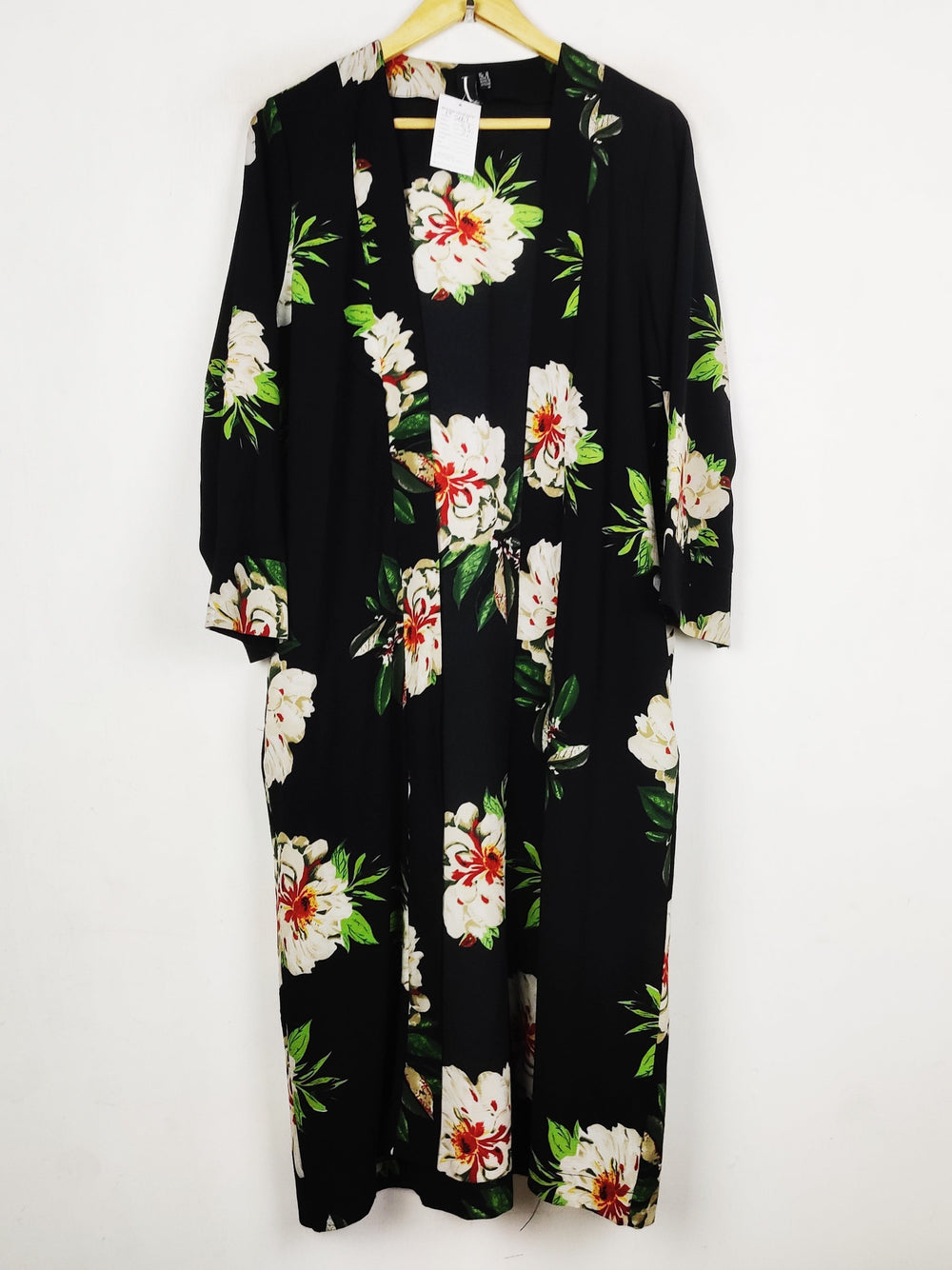 Buy online pre-used pre-loved 100% authentic & Original branded Izabel (MF-5662) available in Pakistan. Top international brands avilable.