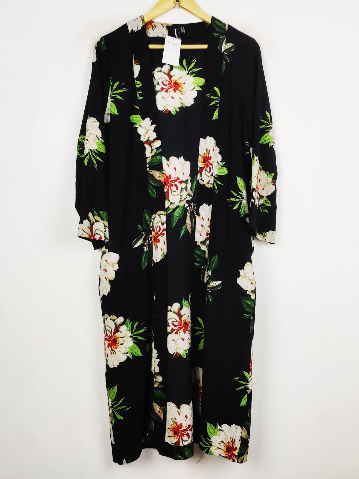 Buy online pre-used pre-loved 100% authentic & Original branded Izabel (MF-5662) available in Pakistan. Top international brands avilable.