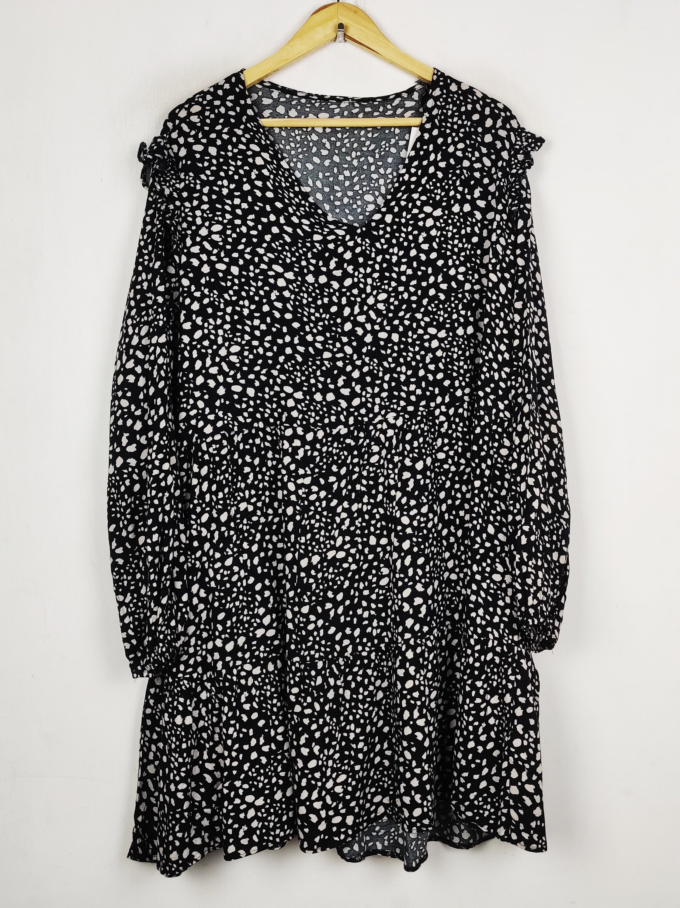 Buy online pre-used pre-loved 100% authentic & Original branded Primark (MF-5686) available in Pakistan. Top international brands avilable.