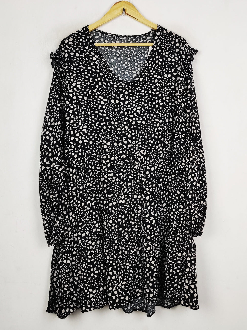 Buy online pre-used pre-loved 100% authentic & Original branded Primark (MF-5686) available in Pakistan. Top international brands avilable.