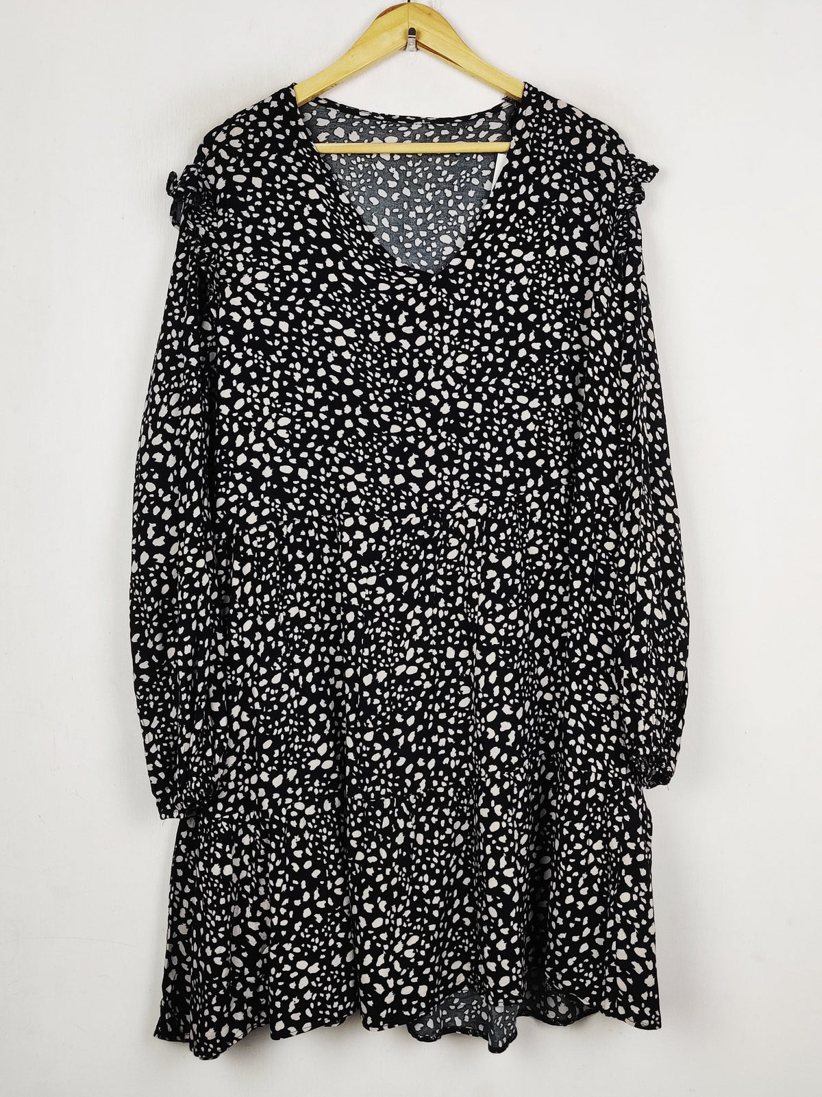 Buy online pre-used pre-loved 100% authentic & Original branded Primark (MF-5686) available in Pakistan. Top international brands avilable.