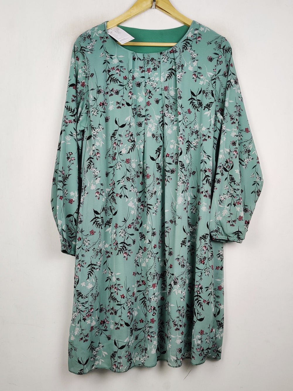 Buy online pre-used pre-loved 100% authentic & Original branded Unknown Brand (MF-5723) available in Pakistan. Top international brands avilable.