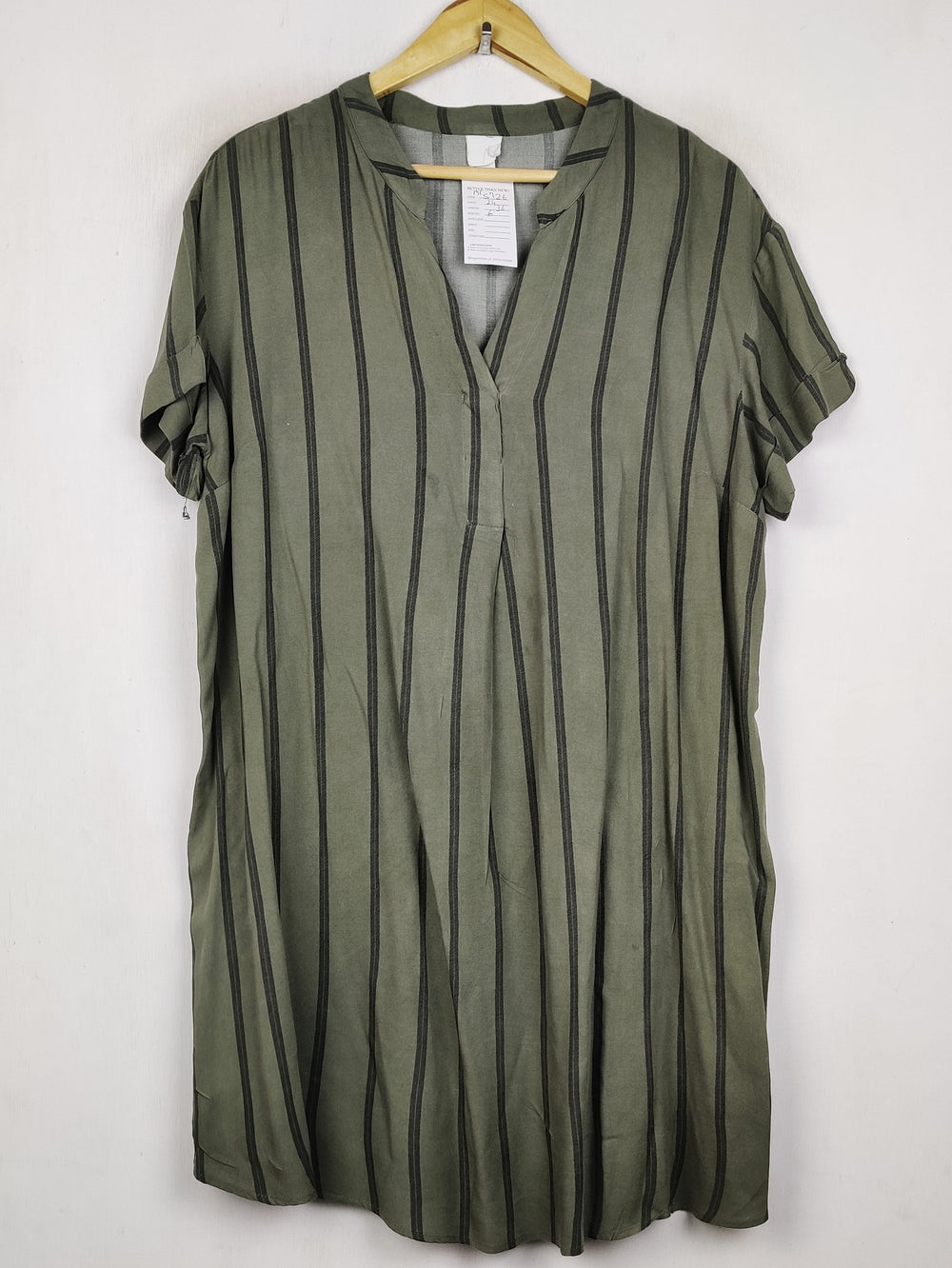 Buy online pre-used pre-loved 100% authentic & Original branded H&M (MF-5726) available in Pakistan. Top international brands avilable.