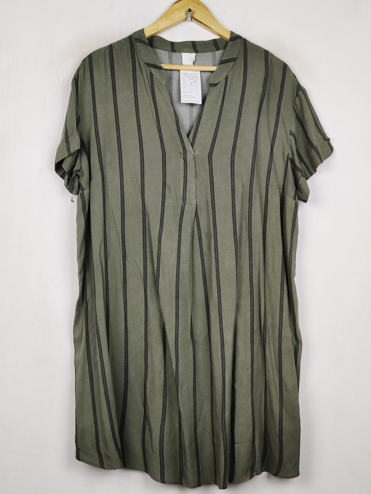 Buy online pre-used pre-loved 100% authentic & Original branded H&M (MF-5726) available in Pakistan. Top international brands avilable.