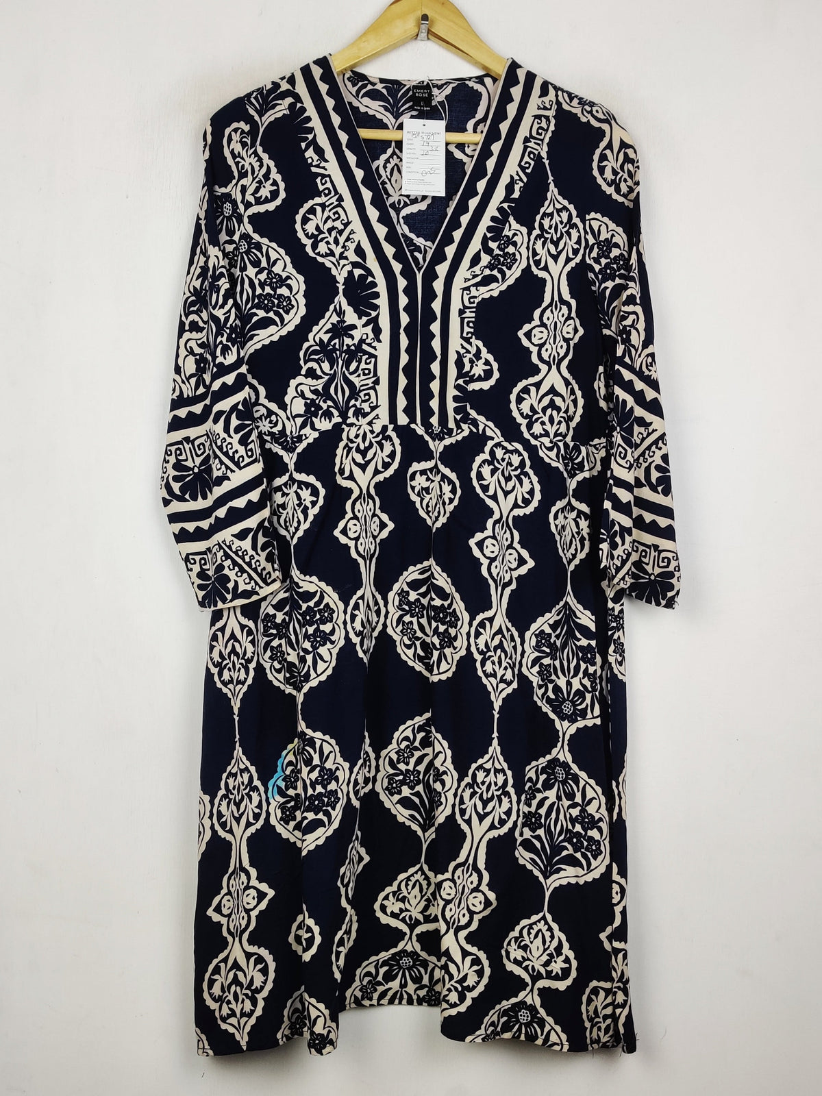 Buy online pre-used pre-loved 100% authentic & Original branded Emery Rose (MF-5727) available in Pakistan. Top international brands avilable.