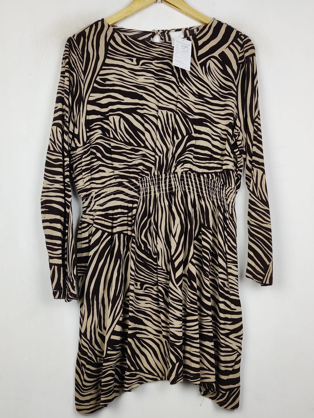 Buy online pre-used pre-loved 100% authentic & Original branded H&M (MF-5739) available in Pakistan. Top international brands avilable.
