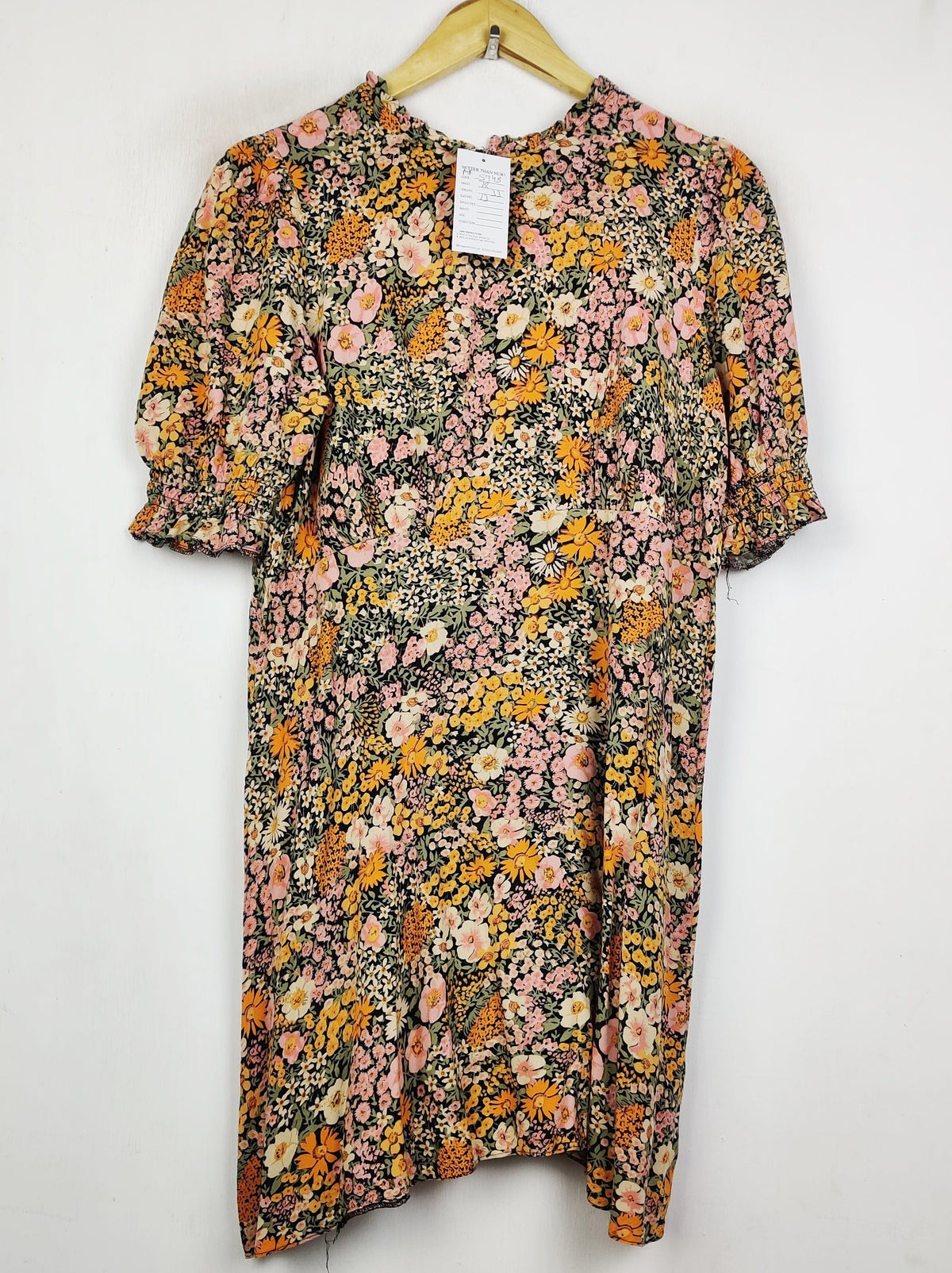 Buy online pre-used pre-loved 100% authentic & Original branded New Look (MF-5745) available in Pakistan. Top international brands avilable.
