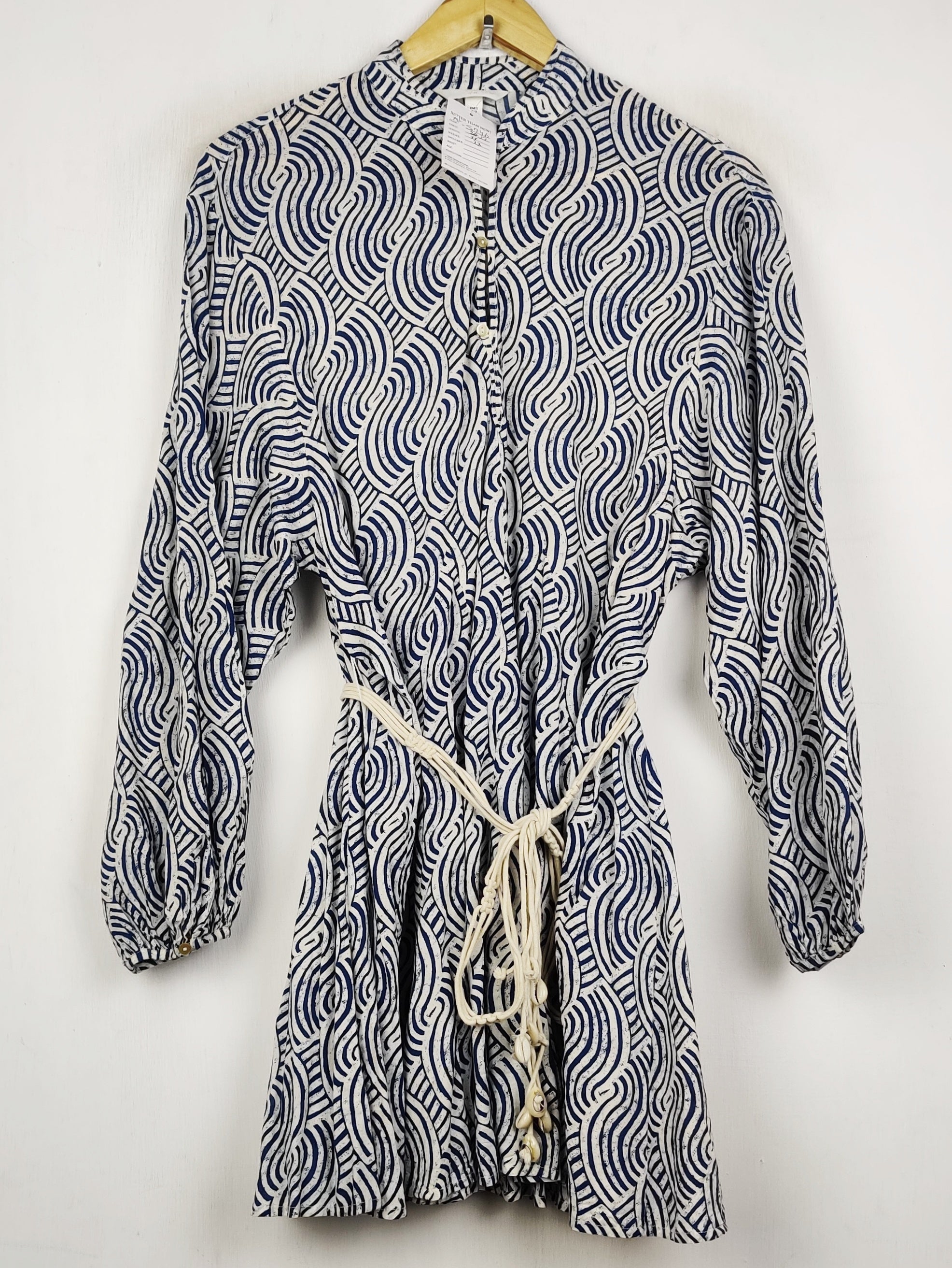 Buy online pre-used pre-loved 100% authentic & Original branded H&M (MF-5746) available in Pakistan. Top international brands avilable.