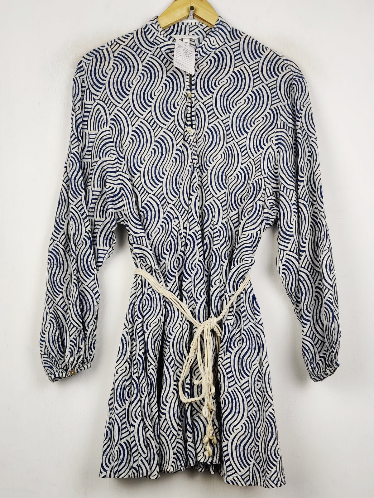 Buy online pre-used pre-loved 100% authentic & Original branded H&M (MF-5746) available in Pakistan. Top international brands avilable.