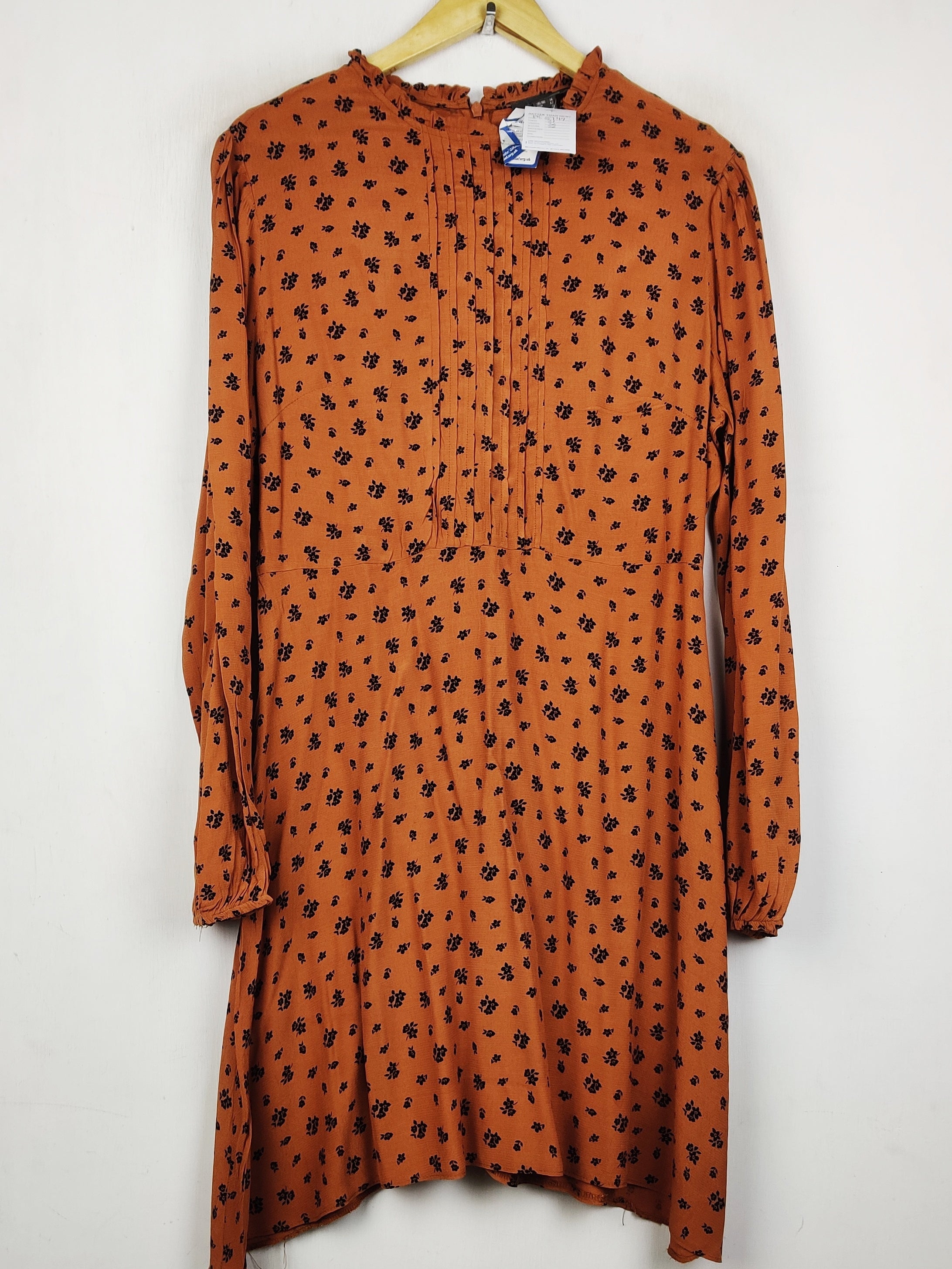 Buy online pre-used pre-loved 100% authentic & Original branded Primark (MF-5747) available in Pakistan. Top international brands avilable.
