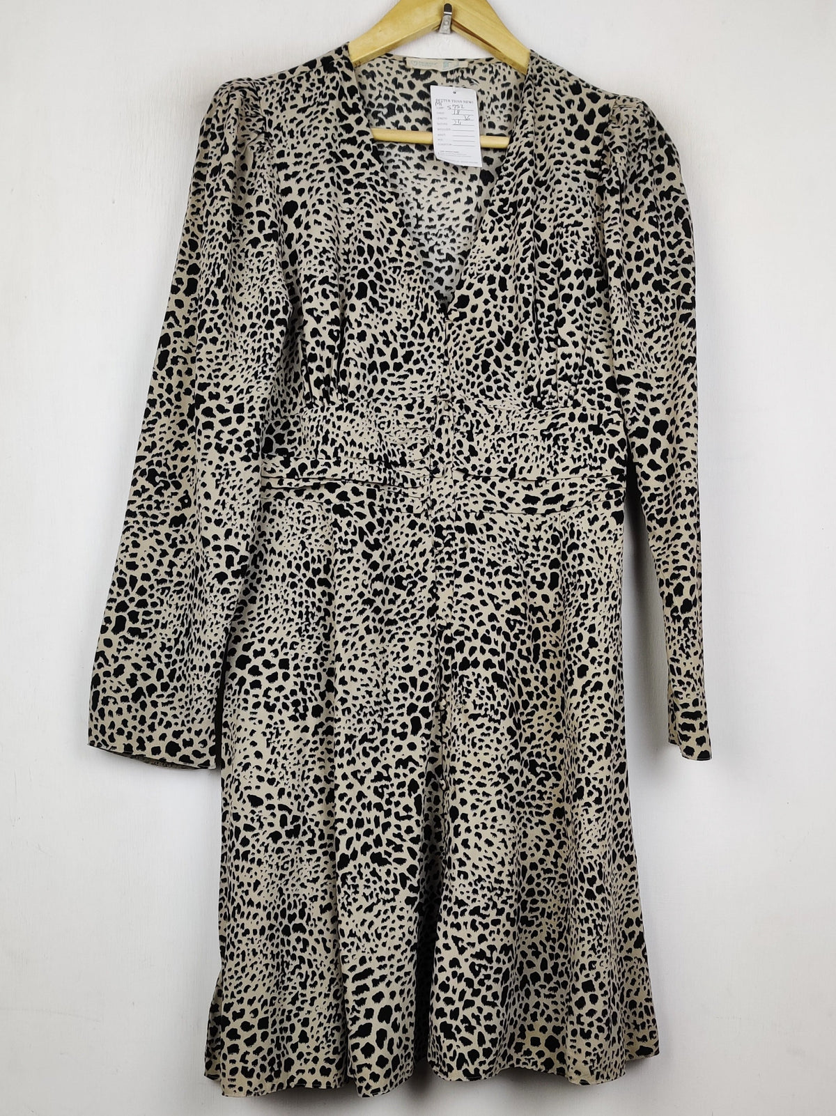 Buy online pre-used pre-loved 100% authentic & Original branded Primark (MF-5752) available in Pakistan. Top international brands avilable.