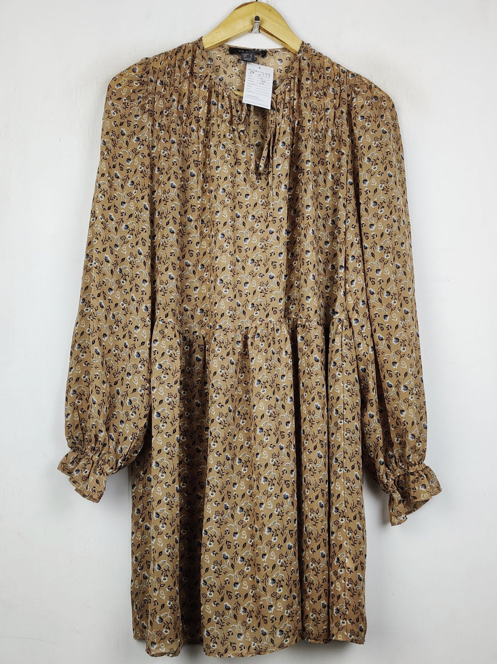Buy online pre-used pre-loved 100% authentic & Original branded Primark (MF-5753) available in Pakistan. Top international brands avilable.