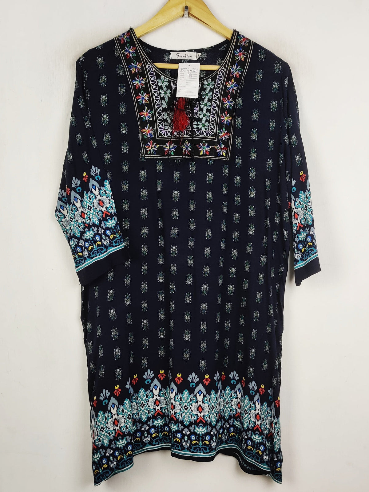 Buy online pre-used pre-loved 100% authentic & Original branded Fashion (MF-5760) available in Pakistan. Top international brands avilable.