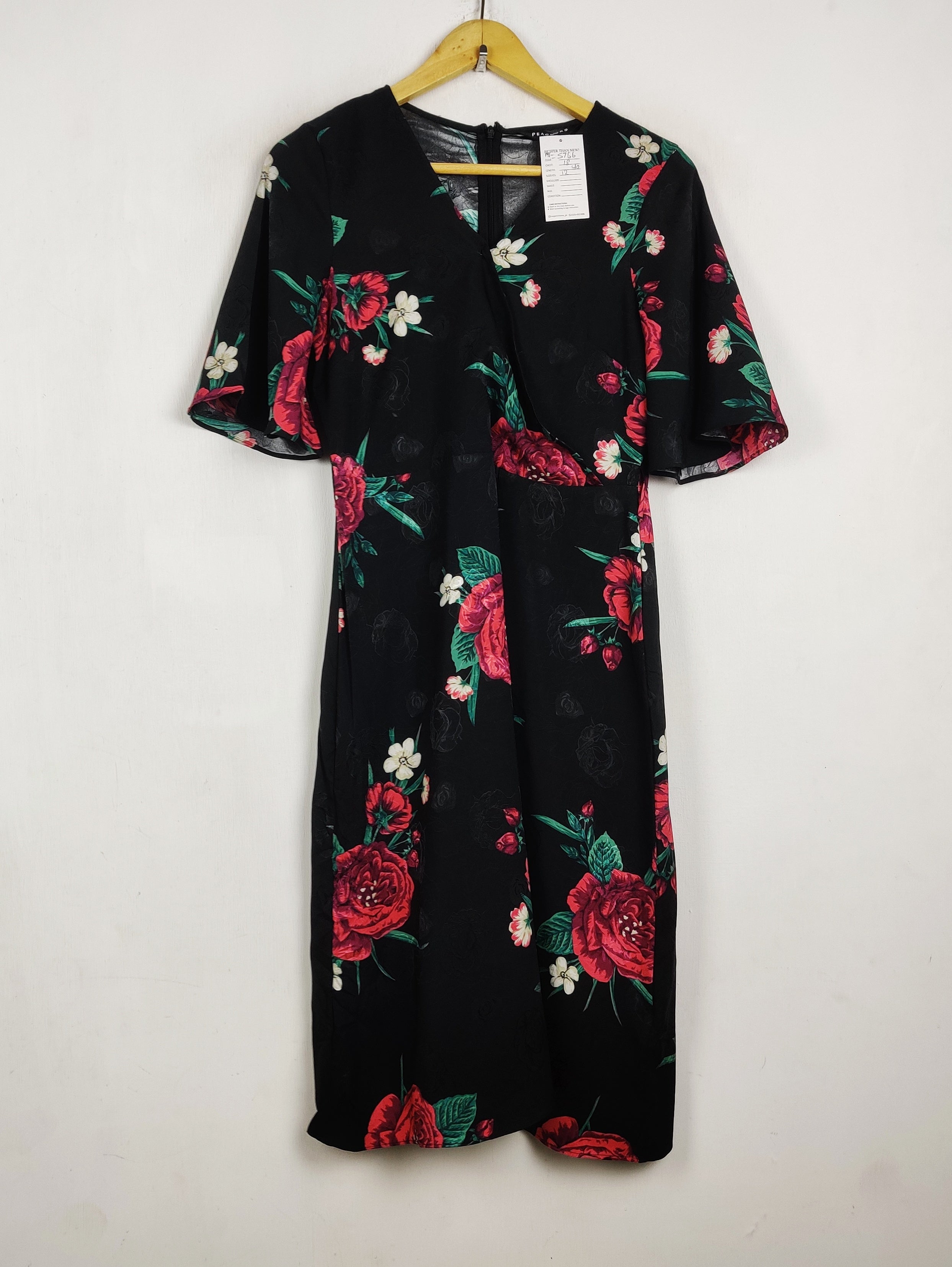Buy online pre-used pre-loved 100% authentic & Original branded Peacocks (MF-5766) available in Pakistan. Top international brands avilable.