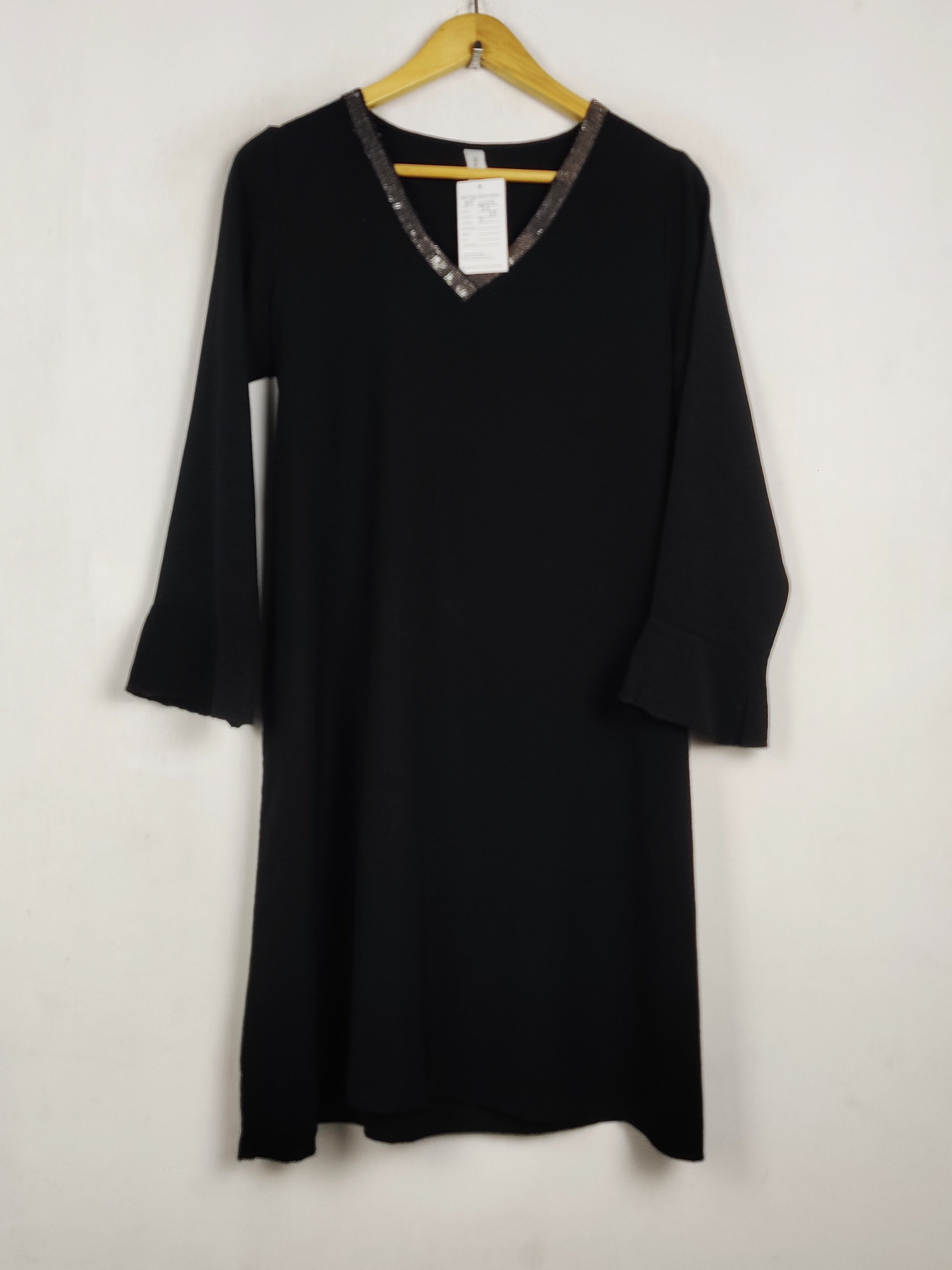 Buy online pre-used pre-loved 100% authentic & Original branded New Collection (MF-5774) available in Pakistan. Top international brands avilable.
