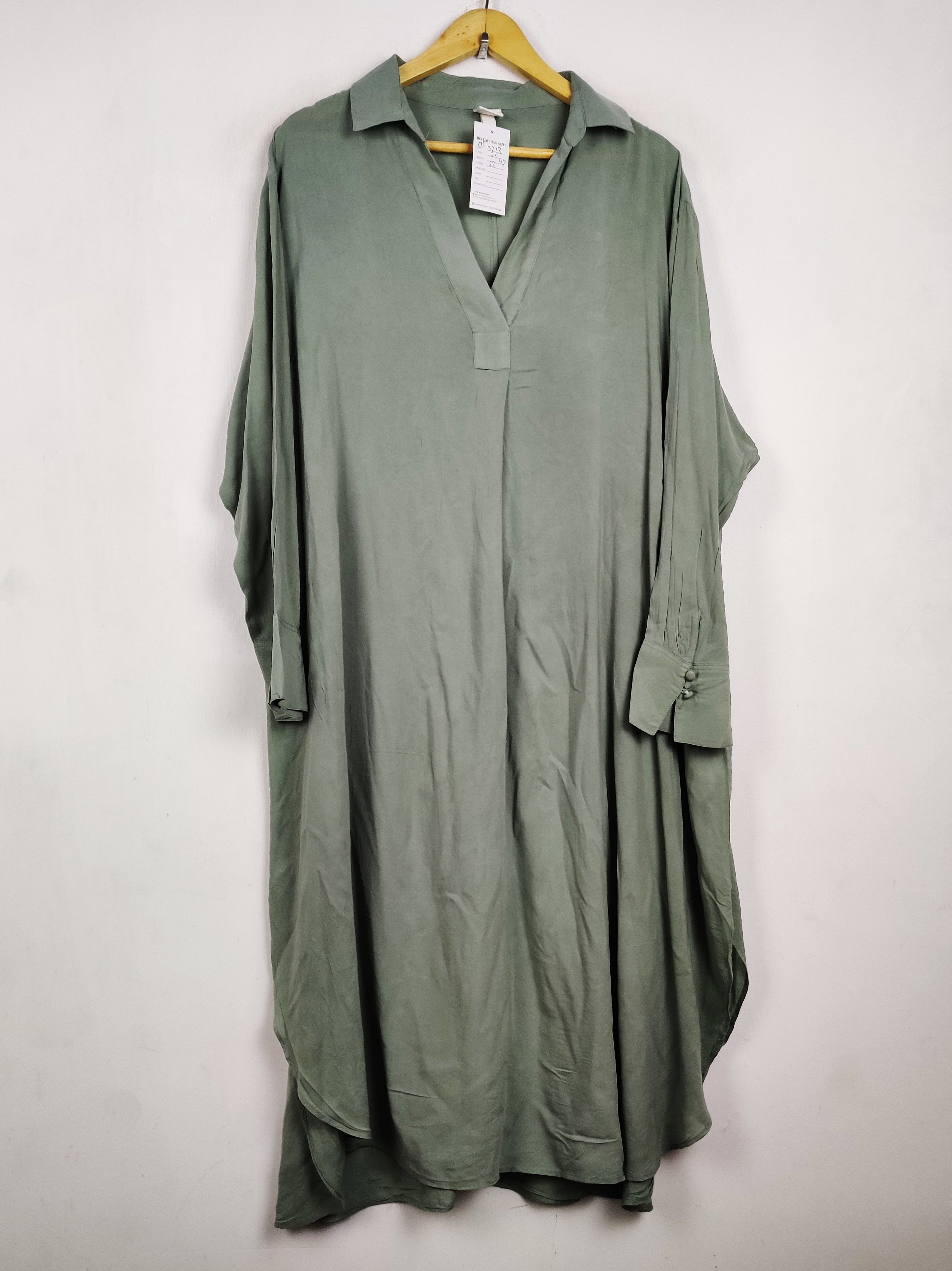 Buy online pre-used pre-loved 100% authentic & Original branded H&M (MF-5778) available in Pakistan. Top international brands avilable.