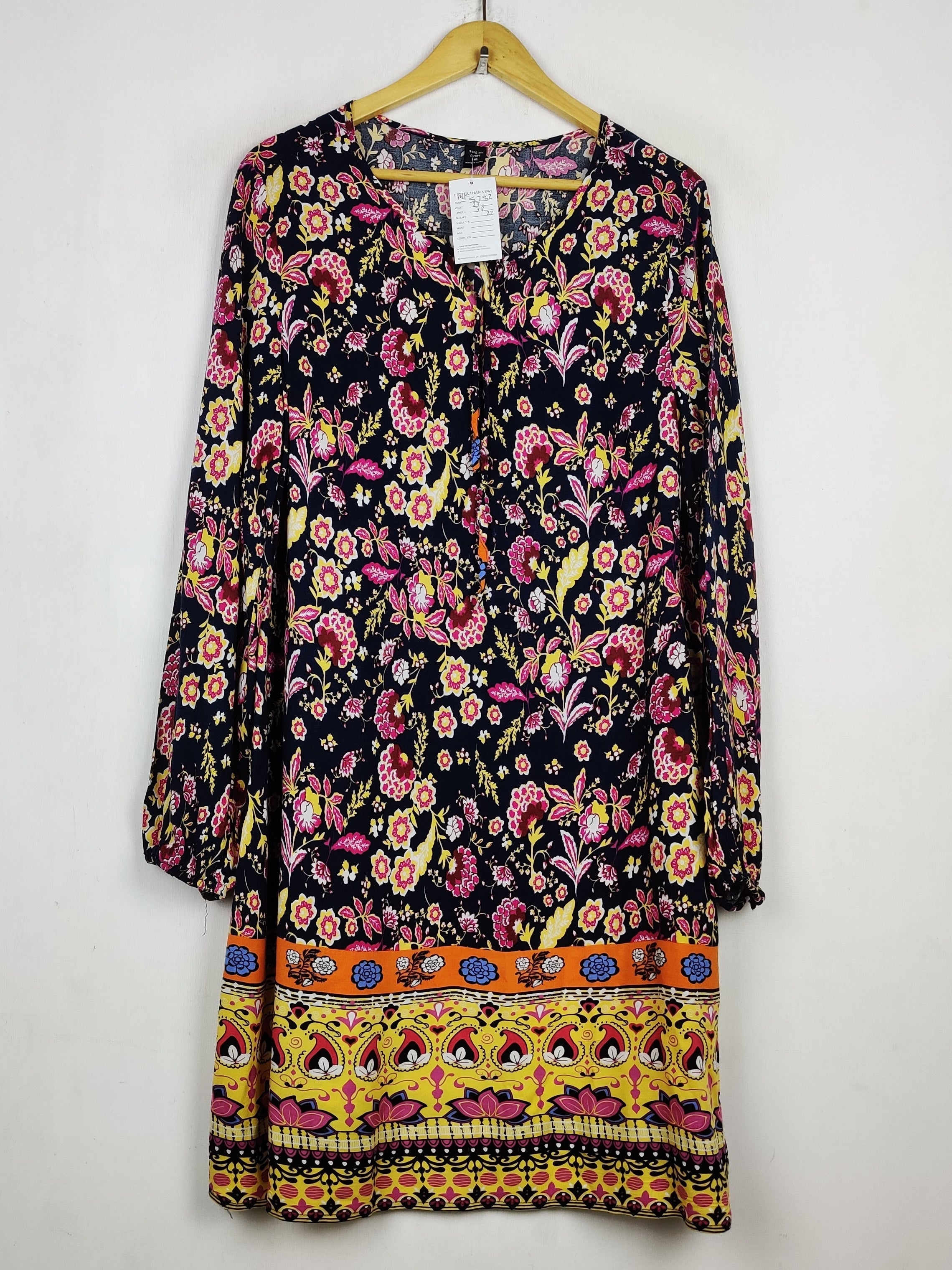 Buy online pre-used pre-loved 100% authentic & Original branded Shein (MF-5782) available in Pakistan. Top international brands avilable.