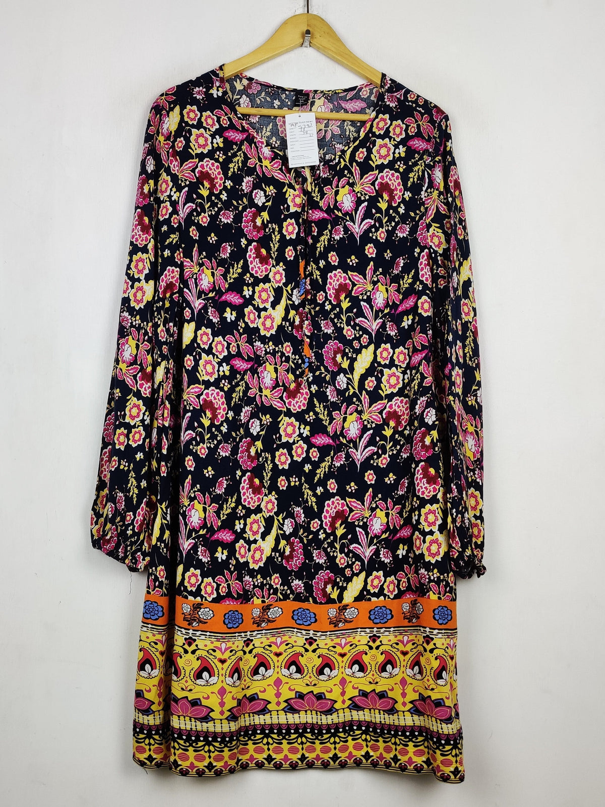 Buy online pre-used pre-loved 100% authentic & Original branded Shein (MF-5782) available in Pakistan. Top international brands avilable.