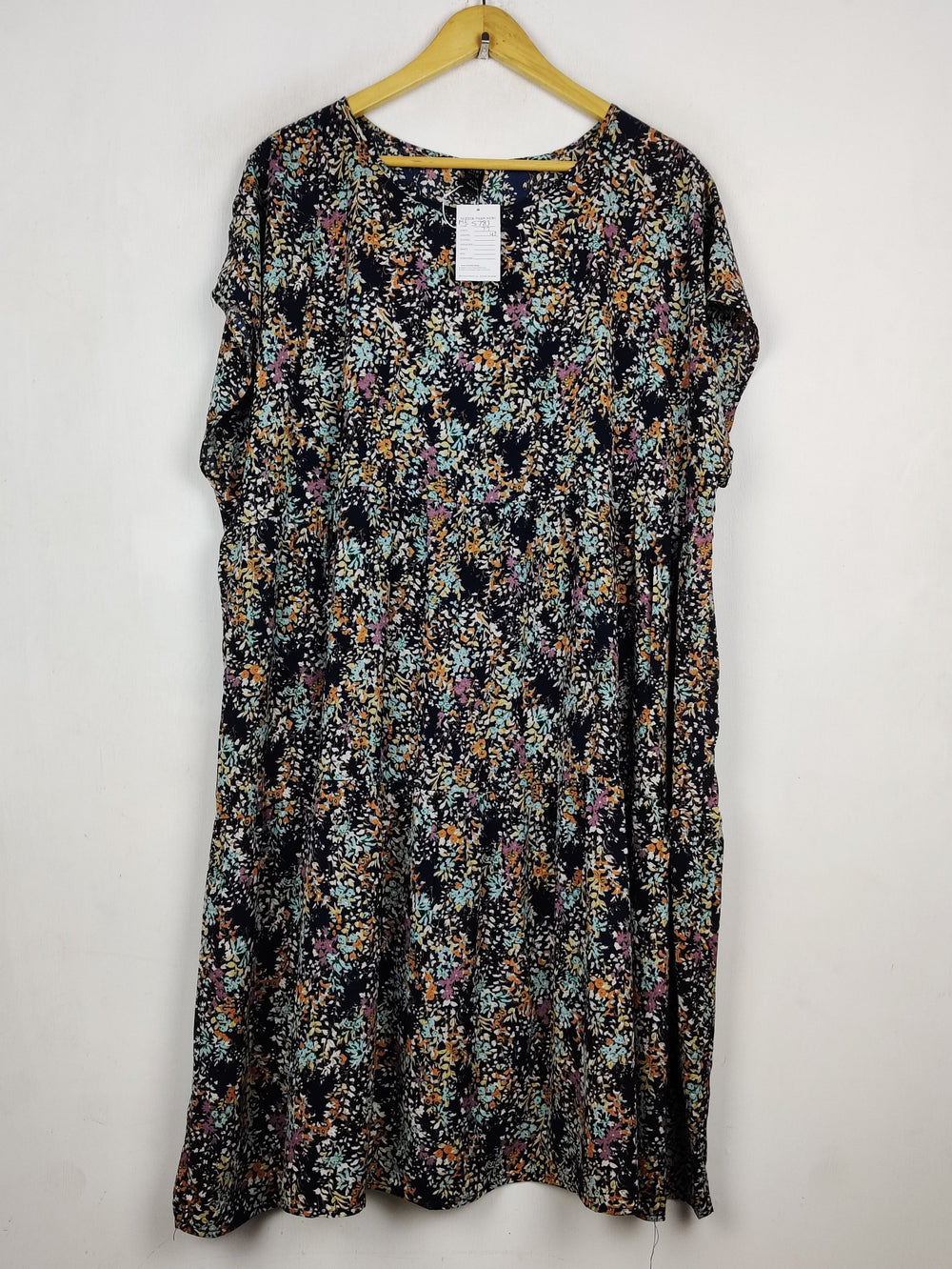 Buy online pre-used pre-loved 100% authentic & Original branded Emery Rose (MF-5783) available in Pakistan. Top international brands avilable.