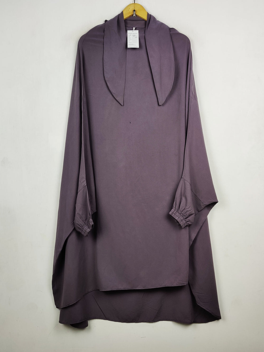 Buy online pre-used pre-loved 100% authentic & Original branded Unknown Brand (MF-5790) available in Pakistan. Top international brands avilable.