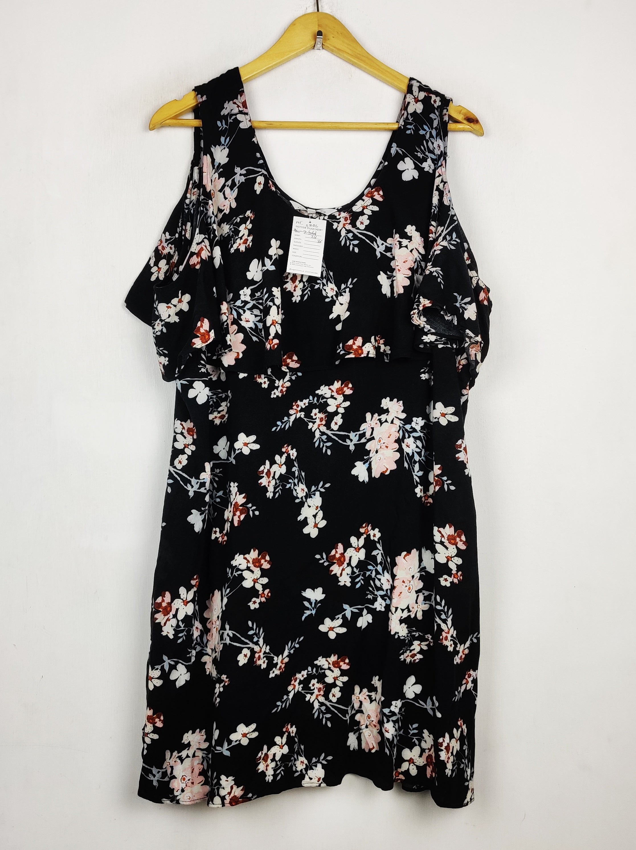 Buy online pre-used pre-loved 100% authentic & Original branded Peacocks (MF-5806) available in Pakistan. Top international brands avilable.