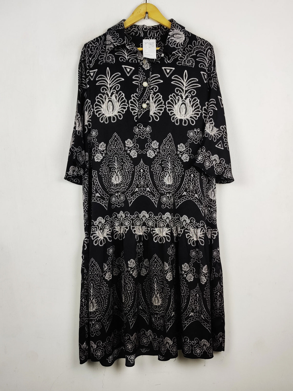 Buy online pre-used pre-loved 100% authentic & Original branded Unknown Brand (MF-5823) available in Pakistan. Top international brands avilable.